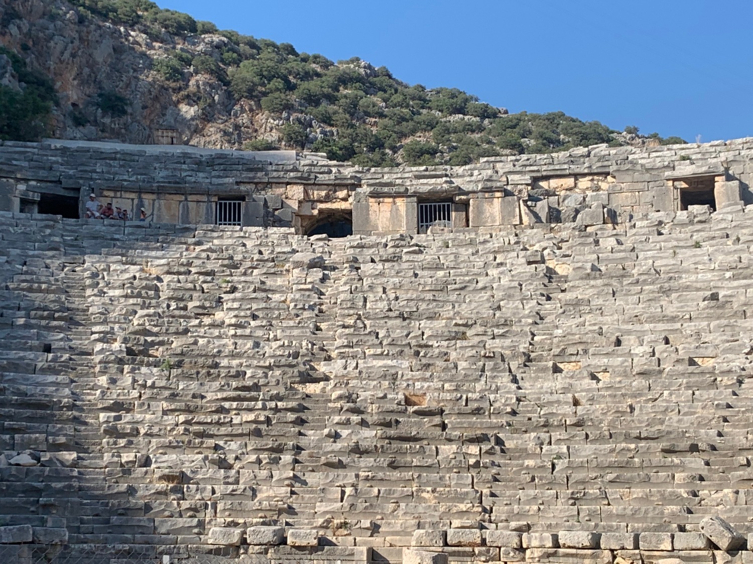 автор  Каменный театр.