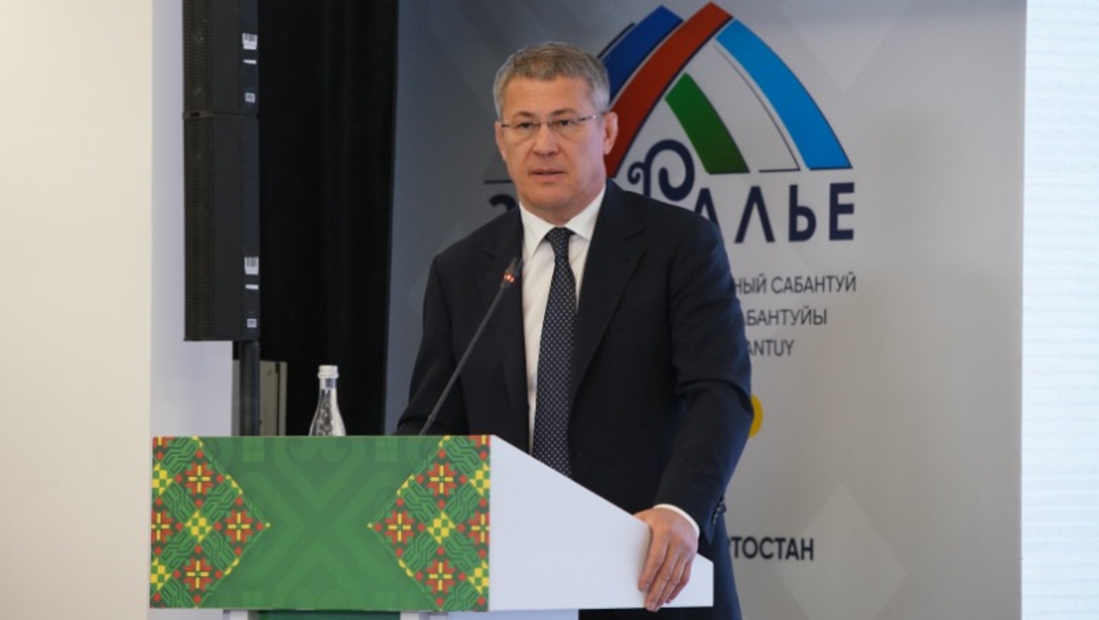 Олег Яровиков