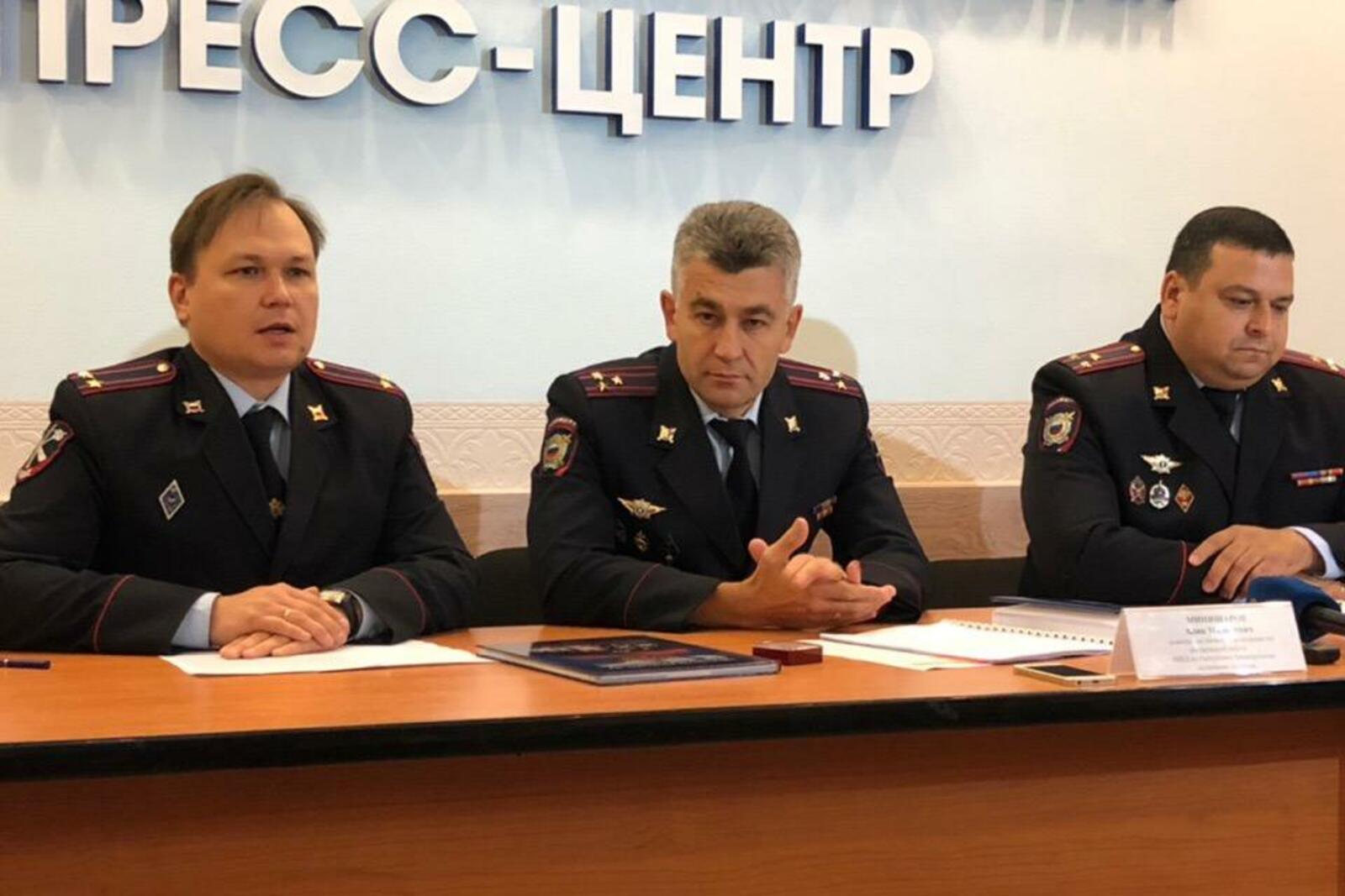 автор