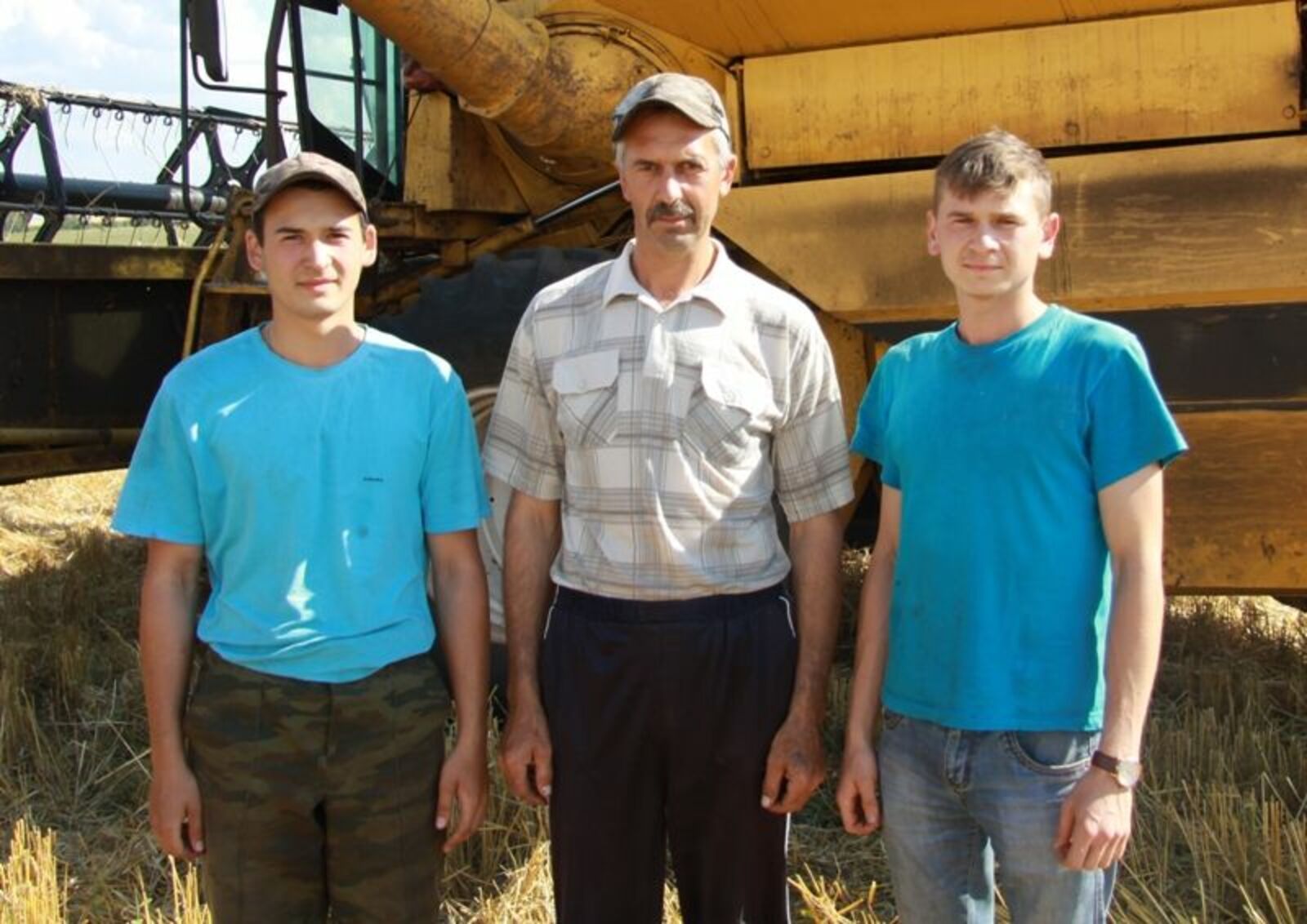 Р. Латыпов с сыновьям Динаром и Линаром.