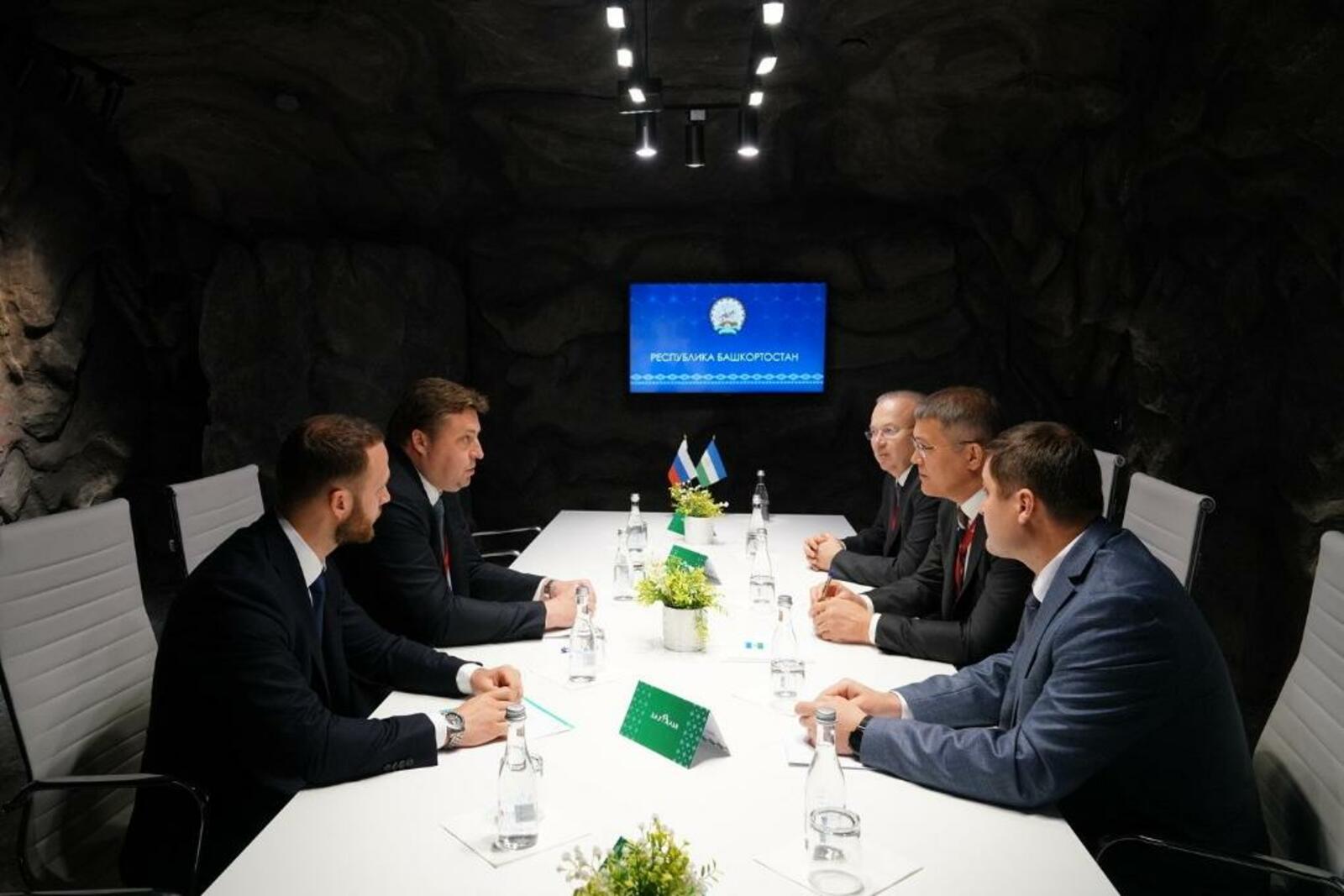 Олег Яровиков