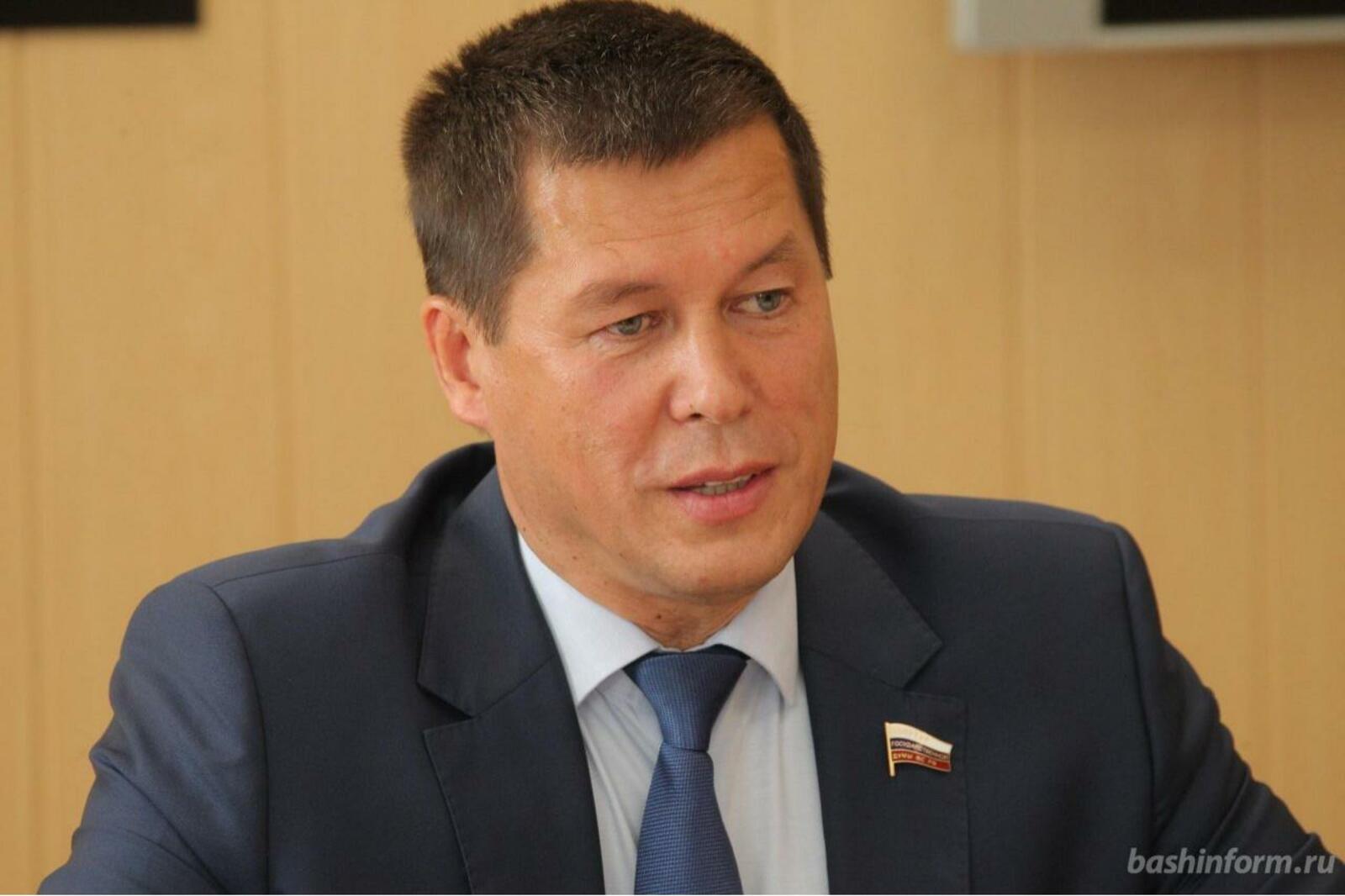 Олег Яровиков