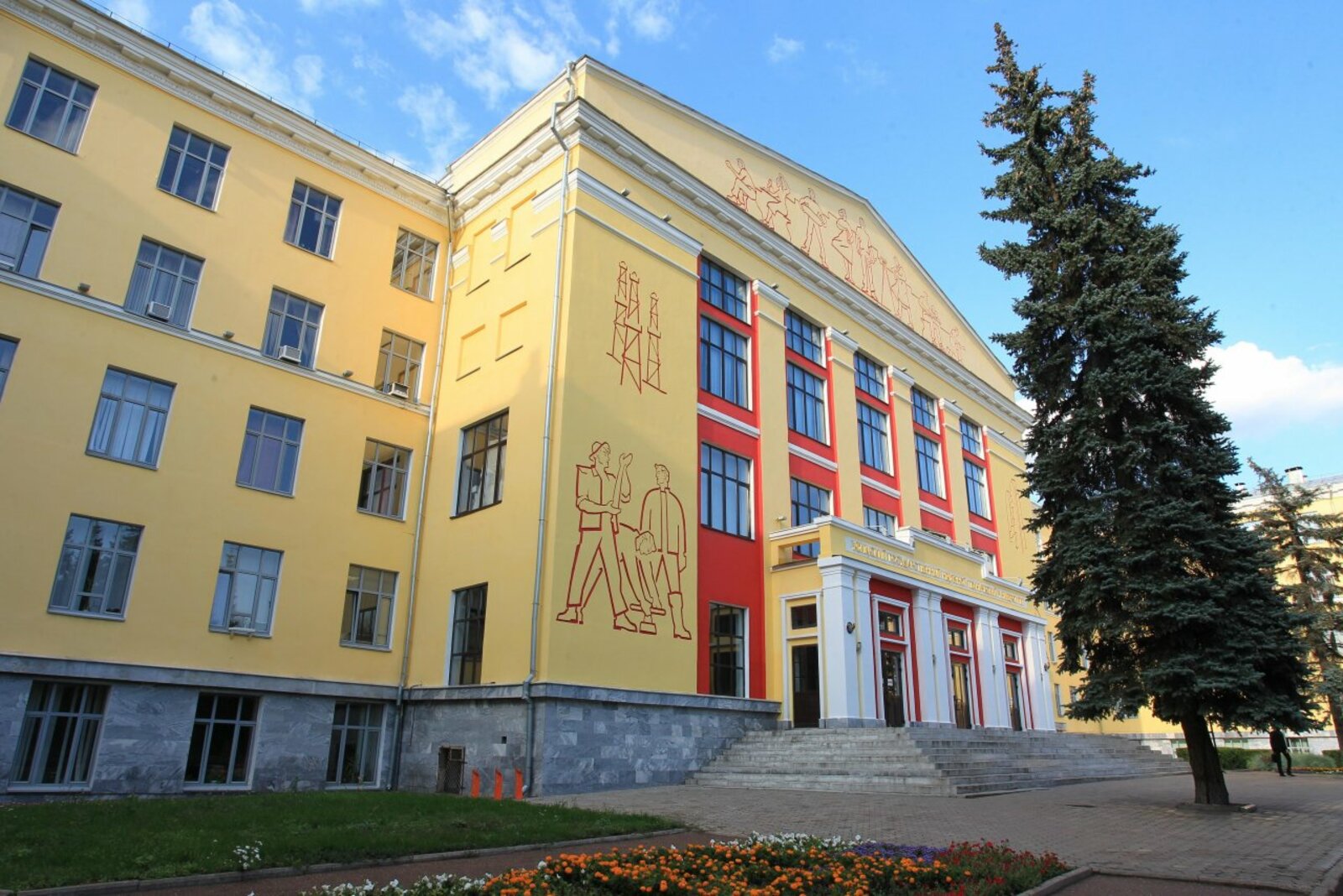 Олег Яровиков