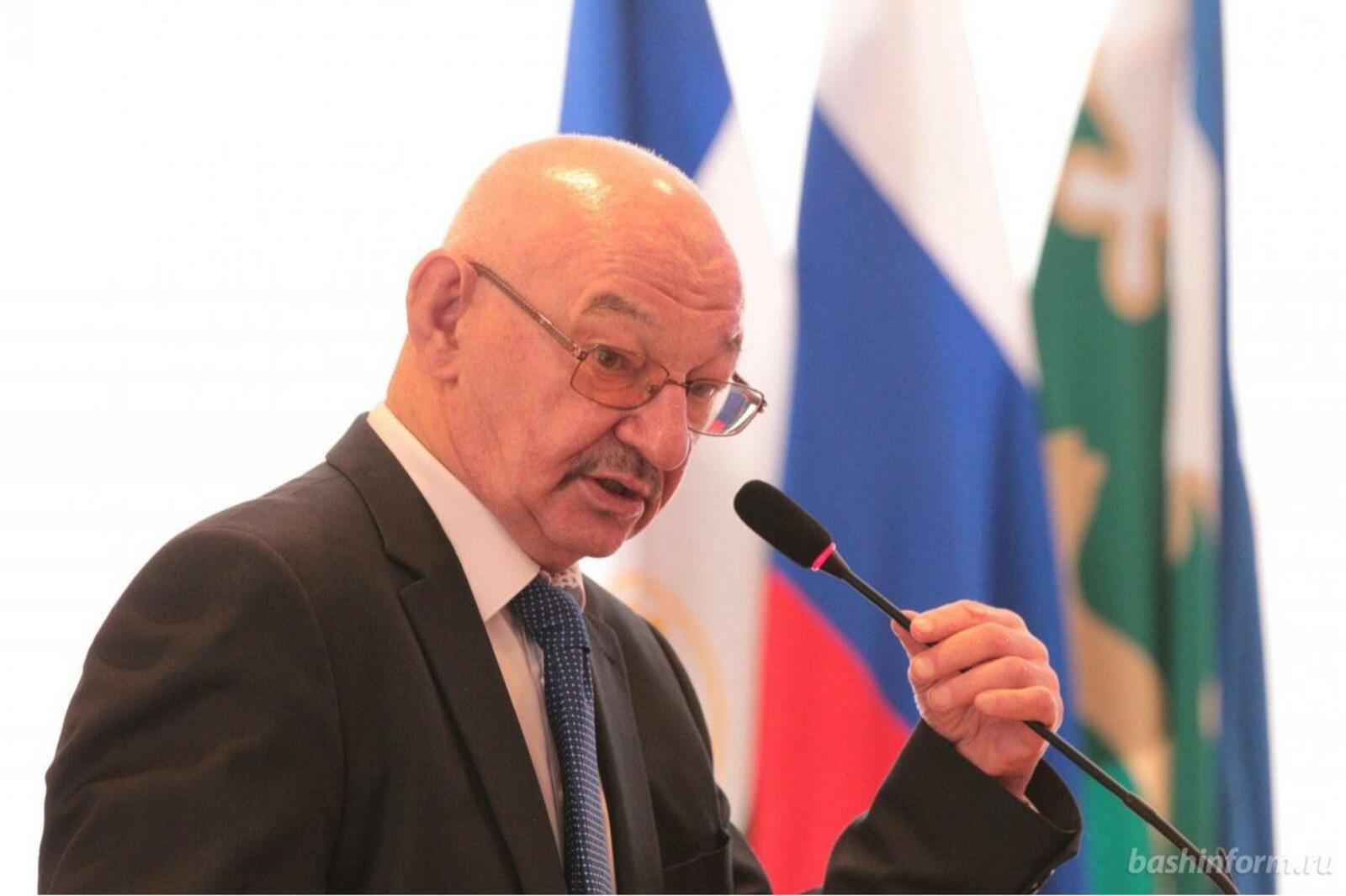 Олег Яровиков