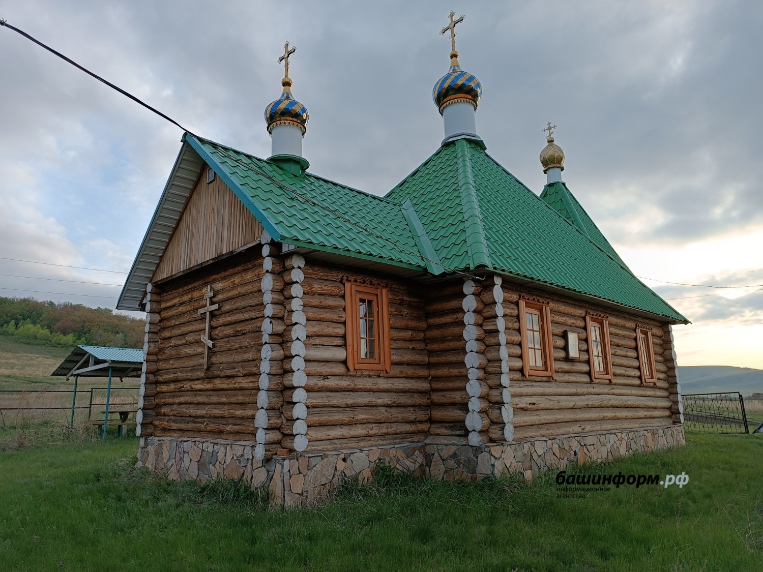 автор