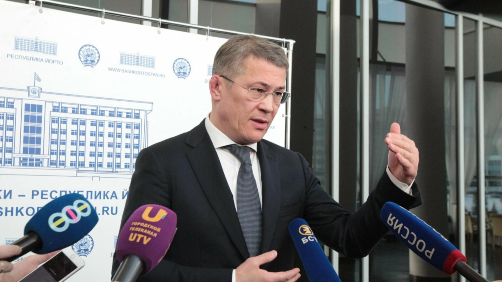 Олег Яровиков