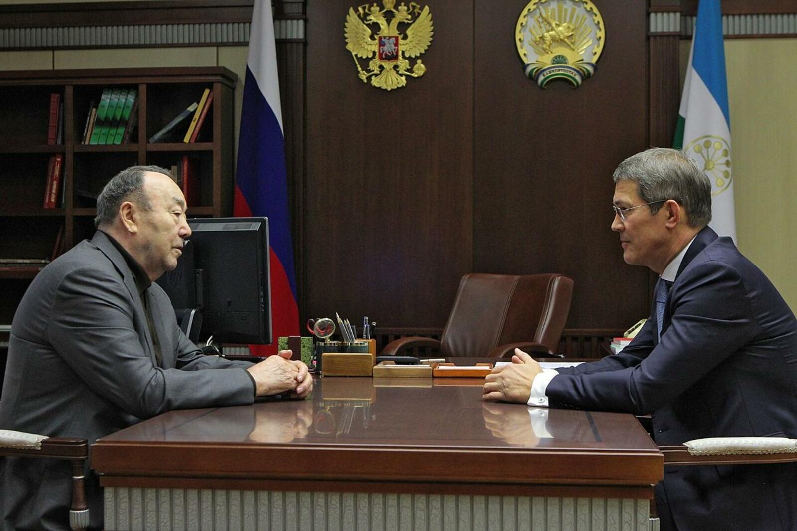 Олег Яровиков