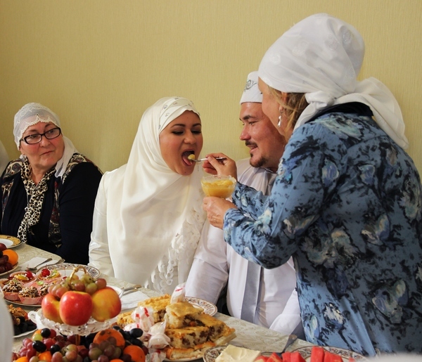 Подарок на никах молодым