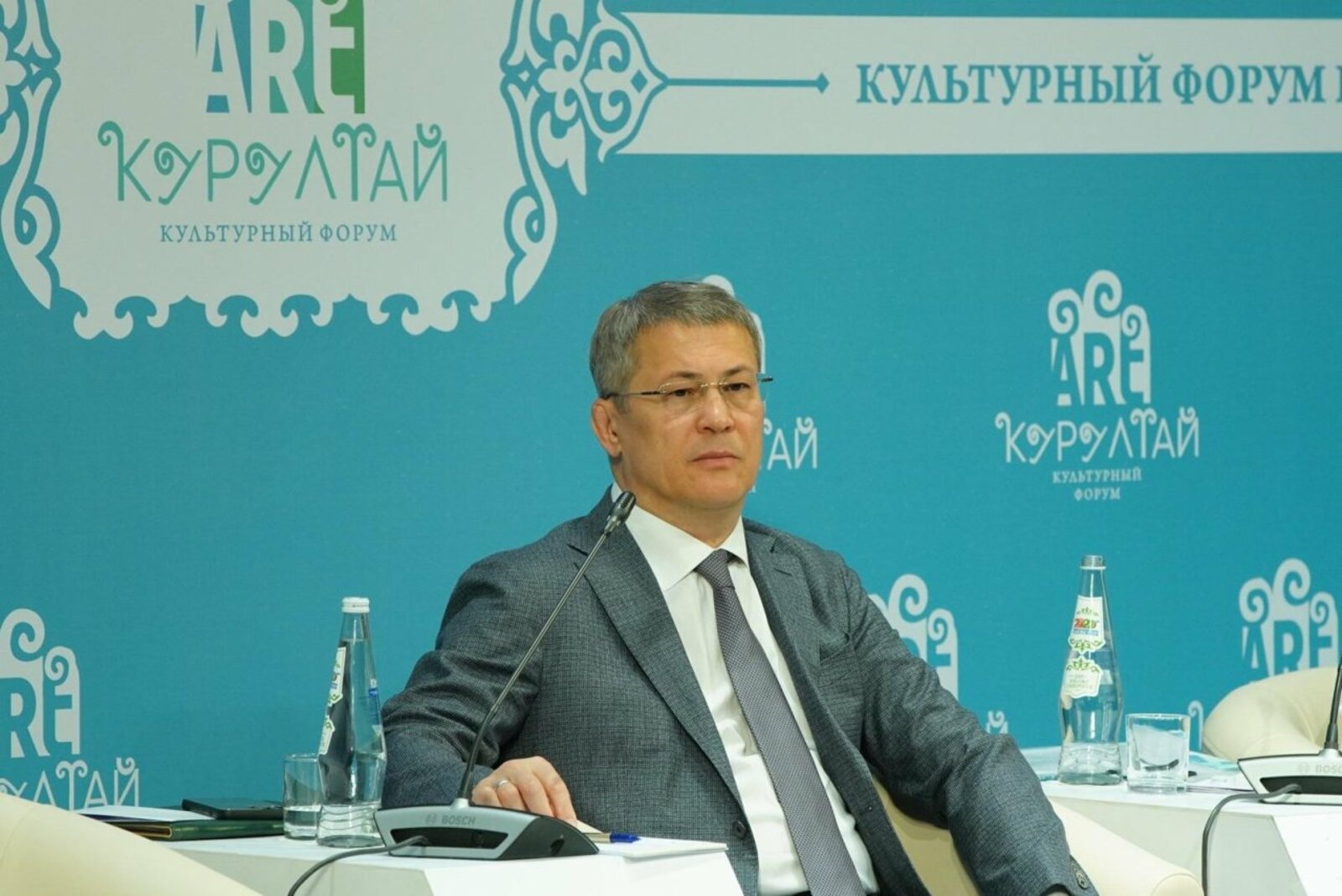 Олег Яровиков