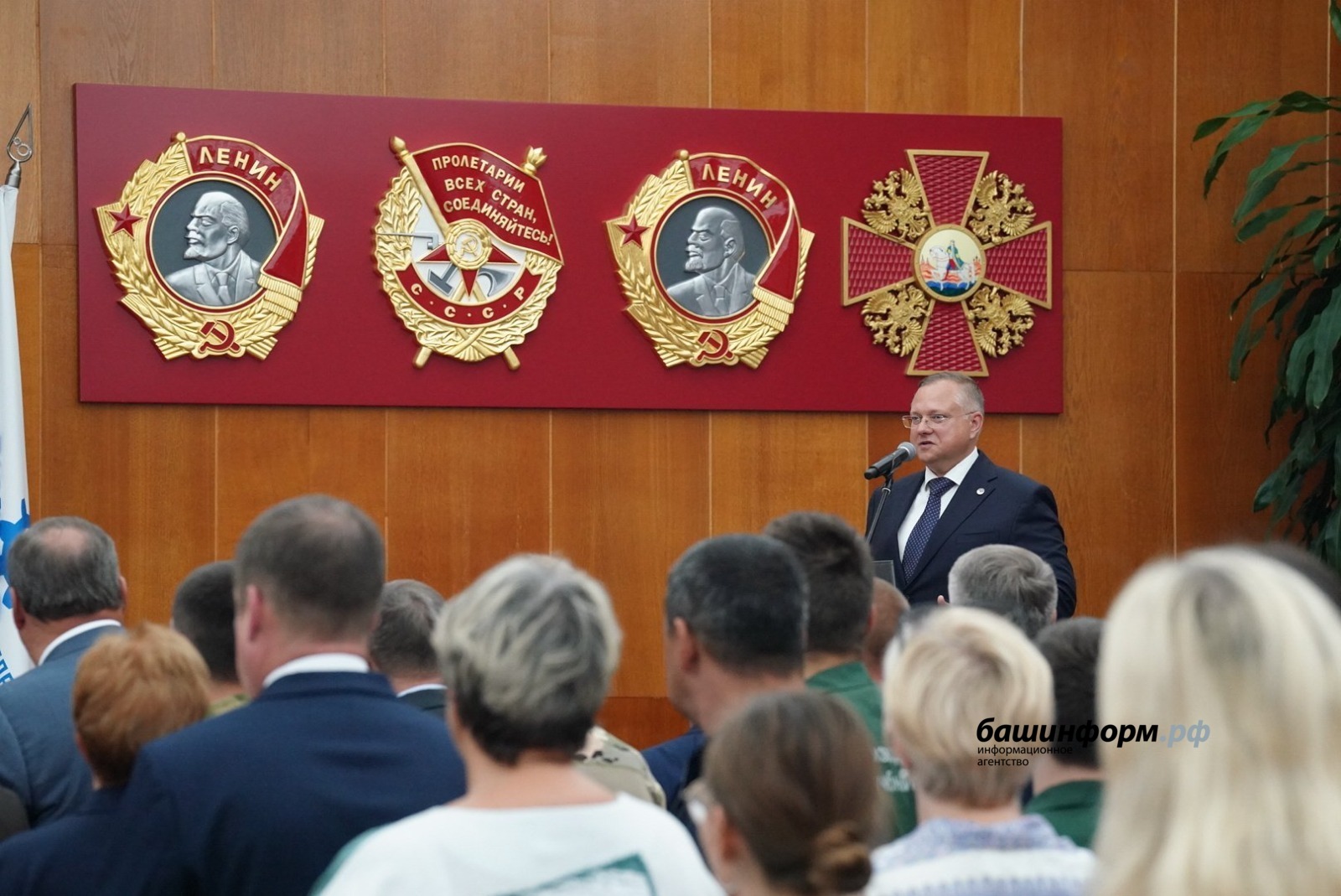 Олег Яровиков