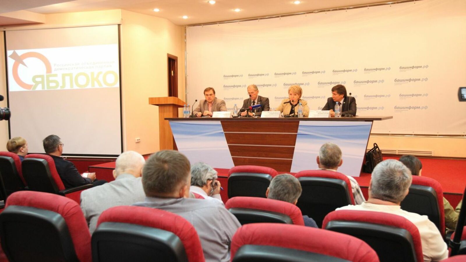 Олег Яровиков