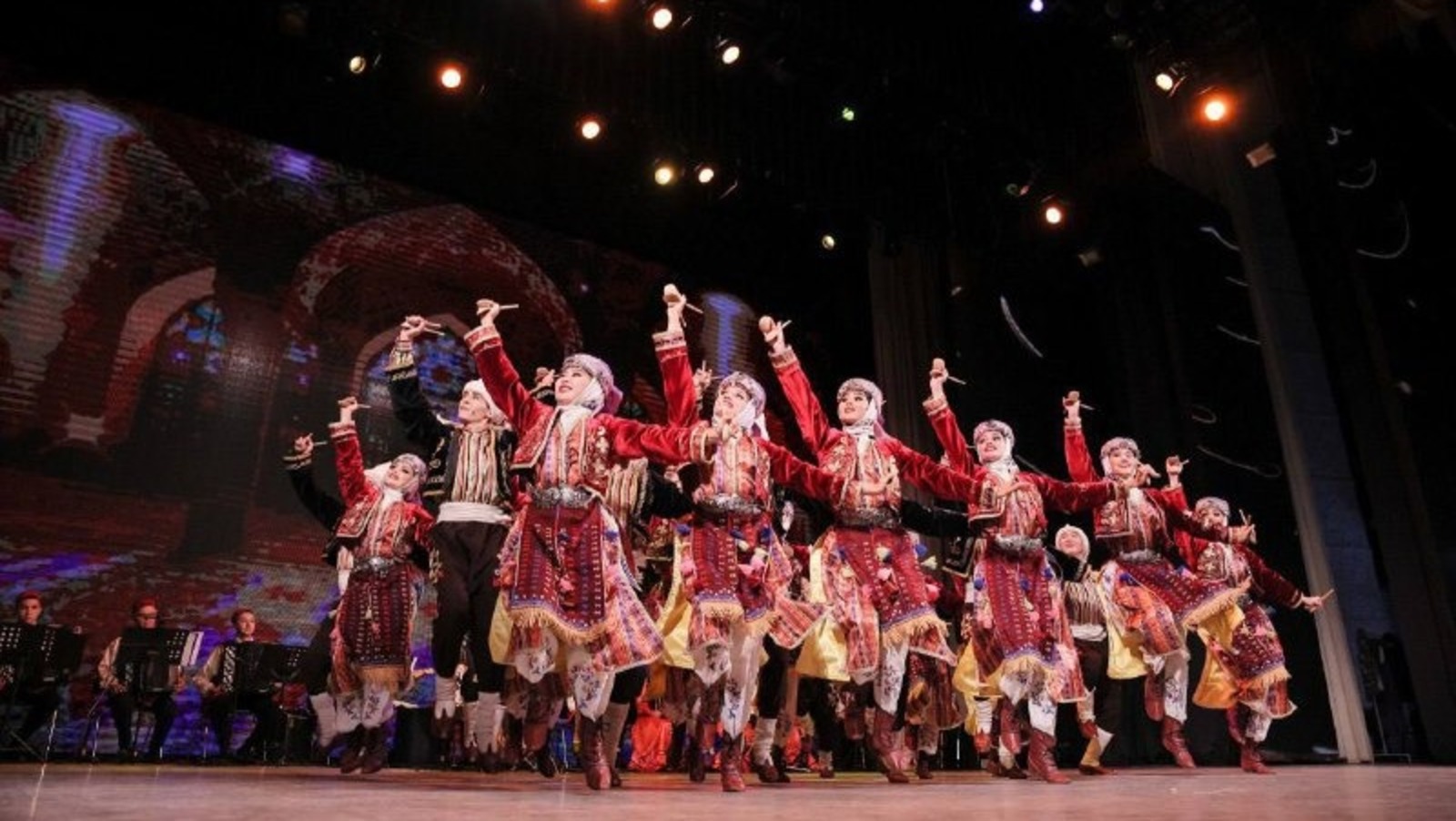 пресс-служба  Ансамбль песни и танца "Мирас"