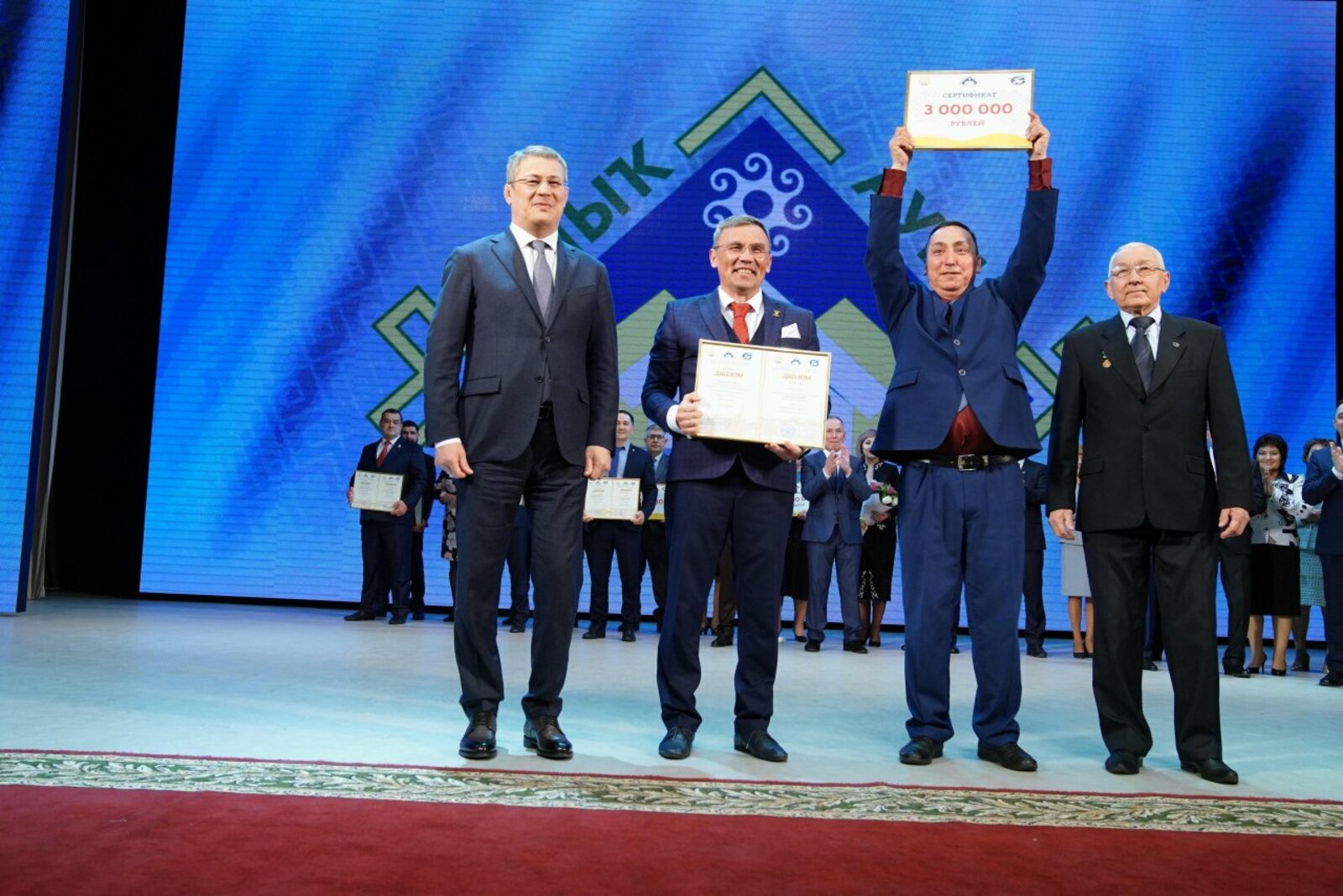 Олег Яровиков