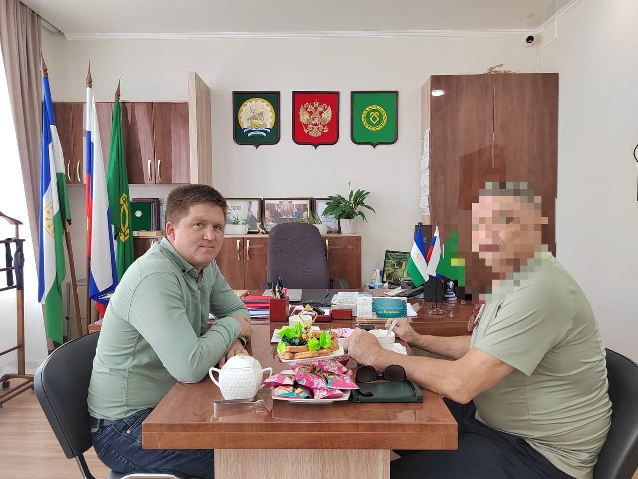 Глава района Башкирии встретился с офицером СВО