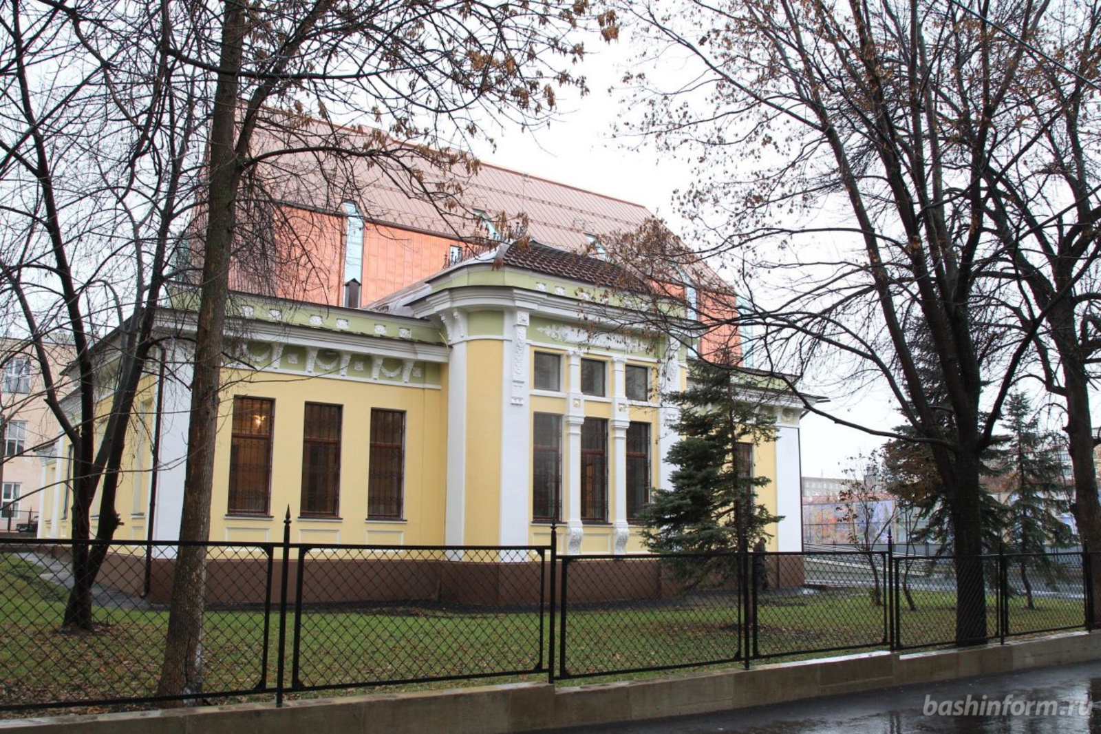 Олег Яровиков