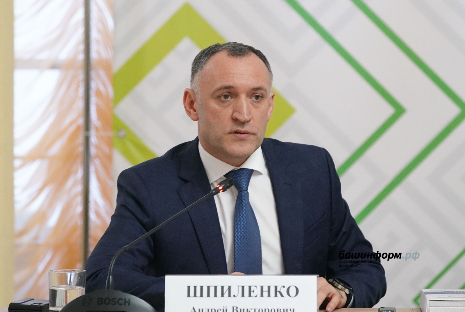 Олег Яровиков