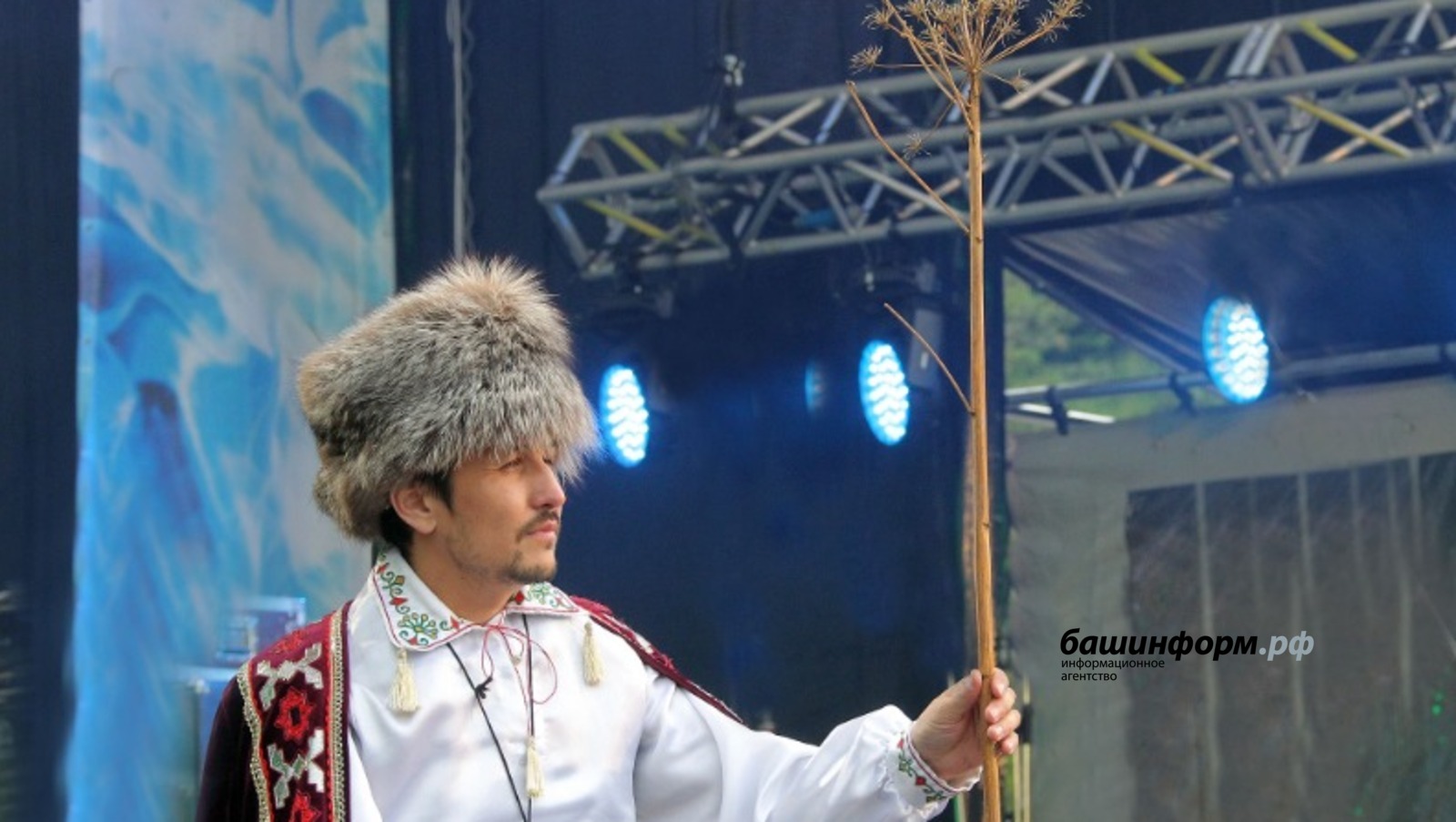 Олег Яровиков