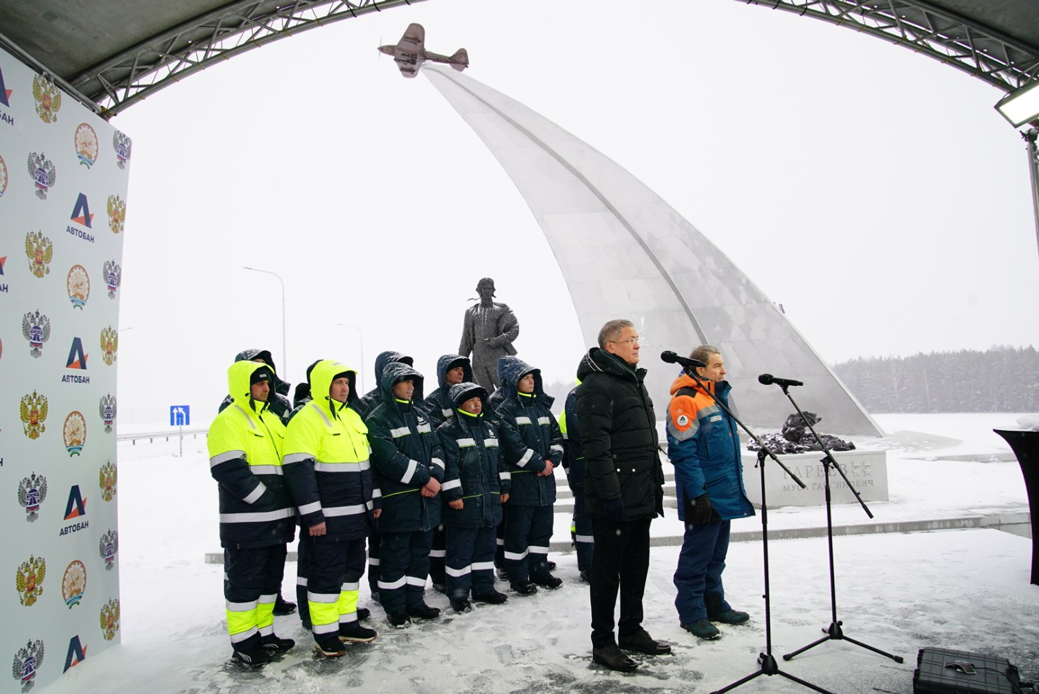 Олег Яровиков