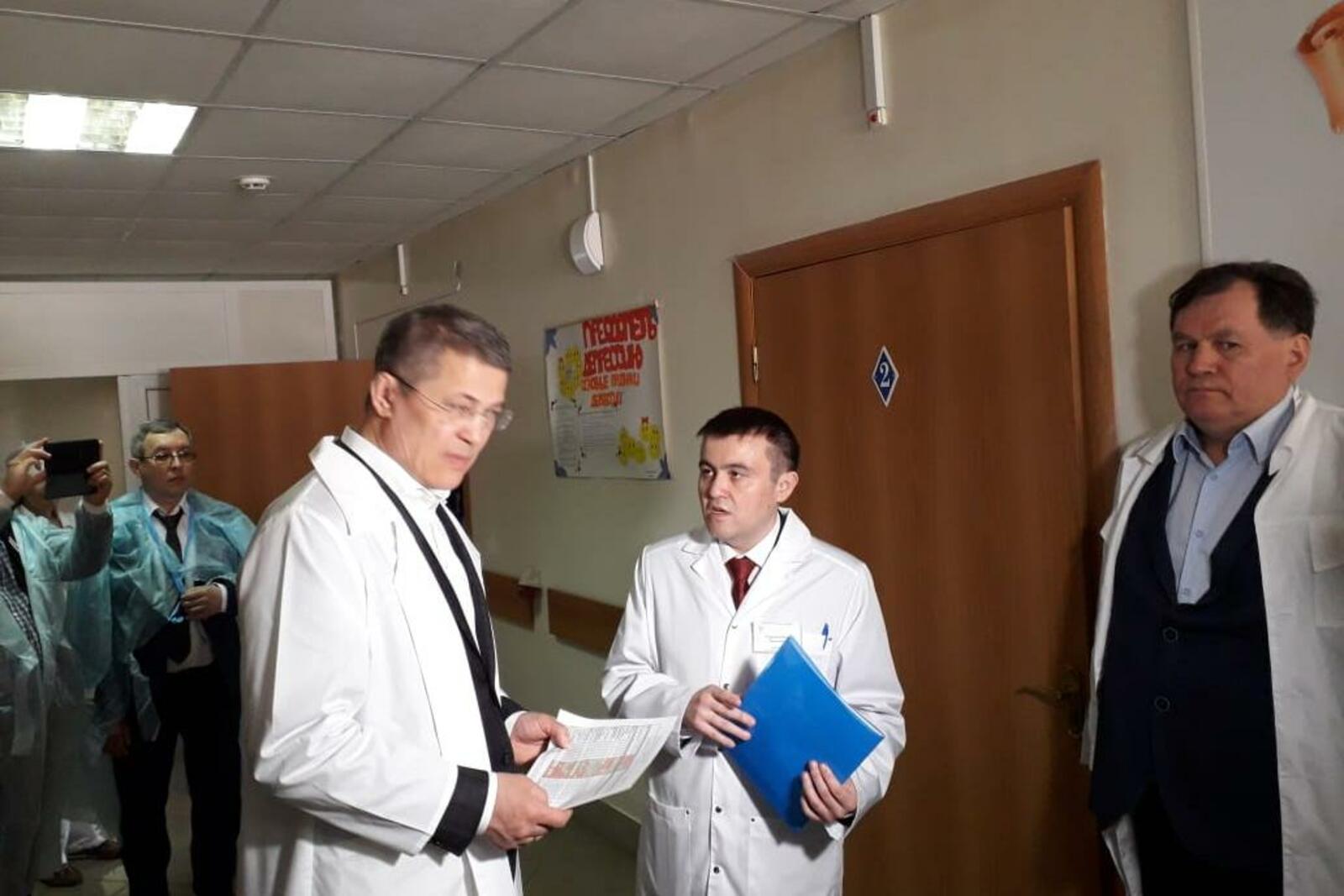 автор