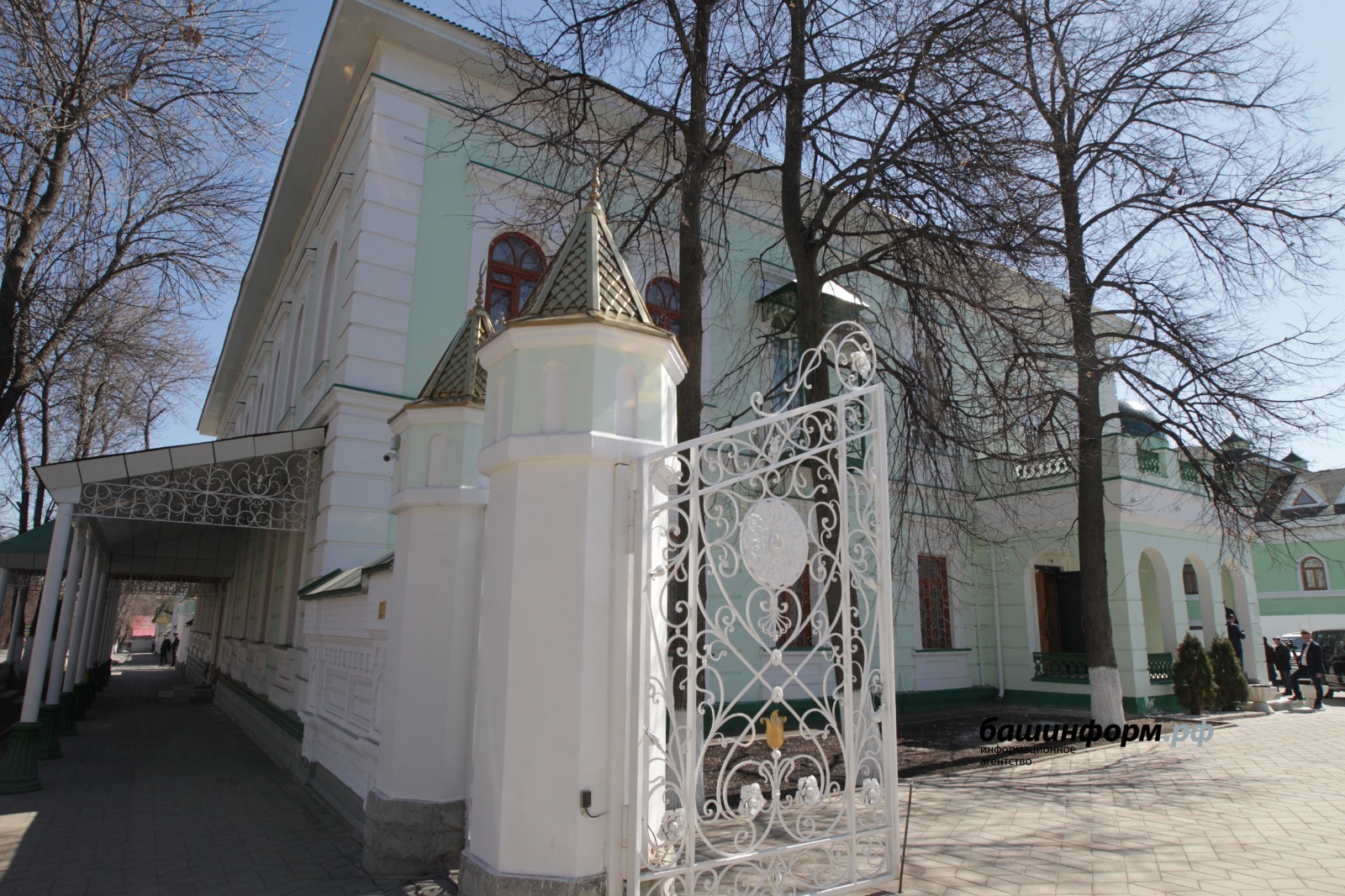 Олег Яровиков