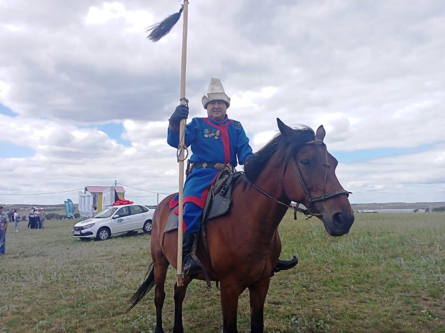 Более 500 всадников приняли участие в конном параде на фестивале «Башкорт аты»