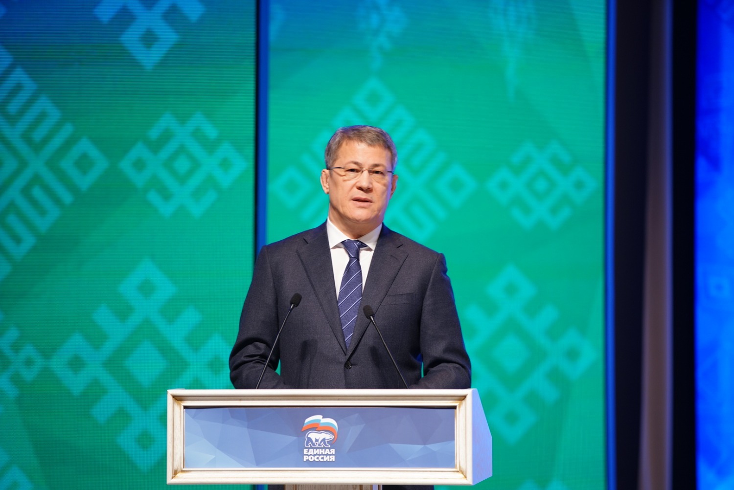 Олег Яровиков