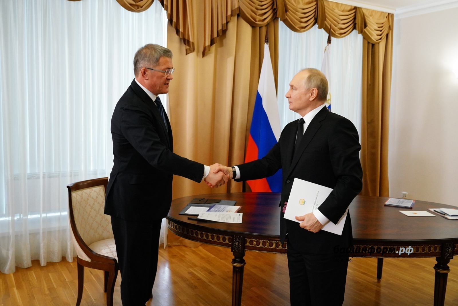 Радий Хабиров в ходе встречи с Владимиром Путиным попросил  поддержать ряд важных для Башкирии инфраструктурных и инвестпроектов