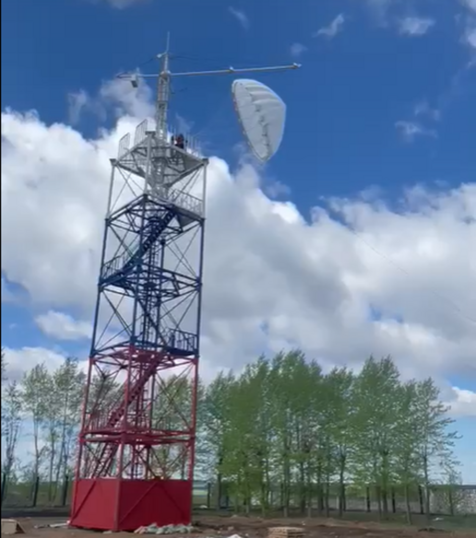 В Башкирии в парке «Патриот» установили парашютную вышку