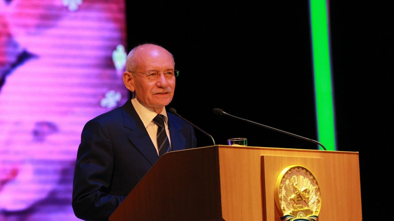 Олег Яровиков