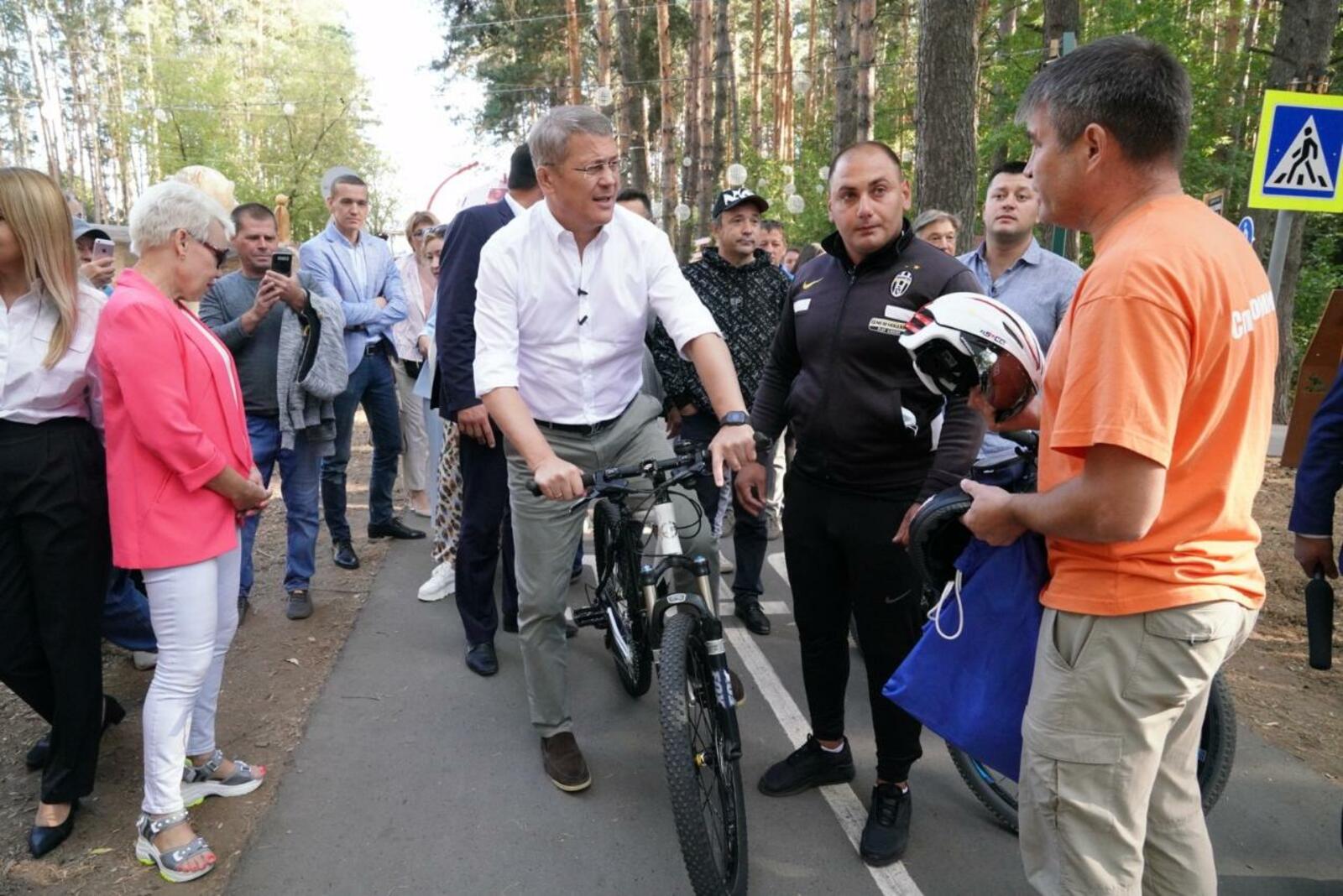 Олег Яровиков