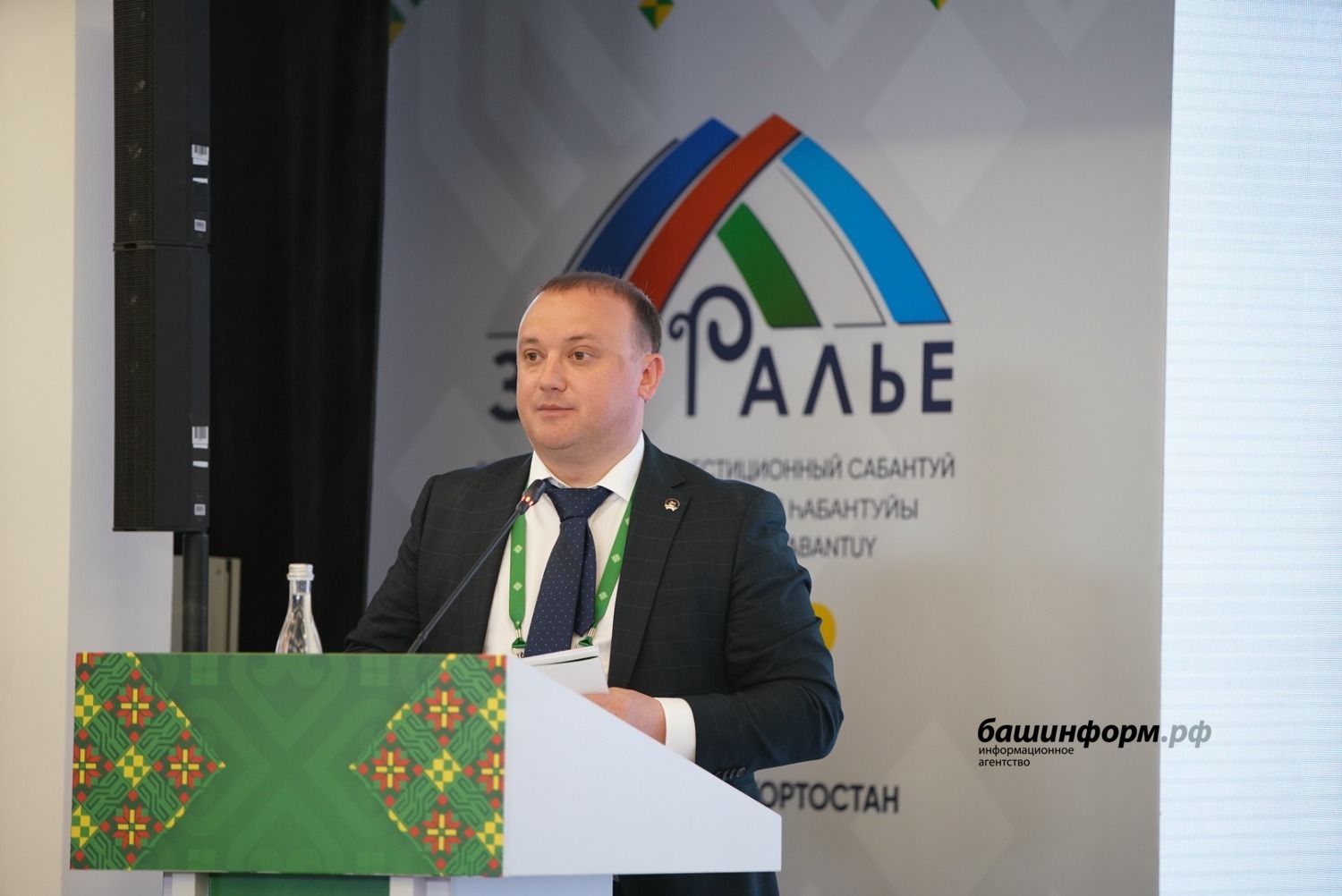 Олег Яровиков