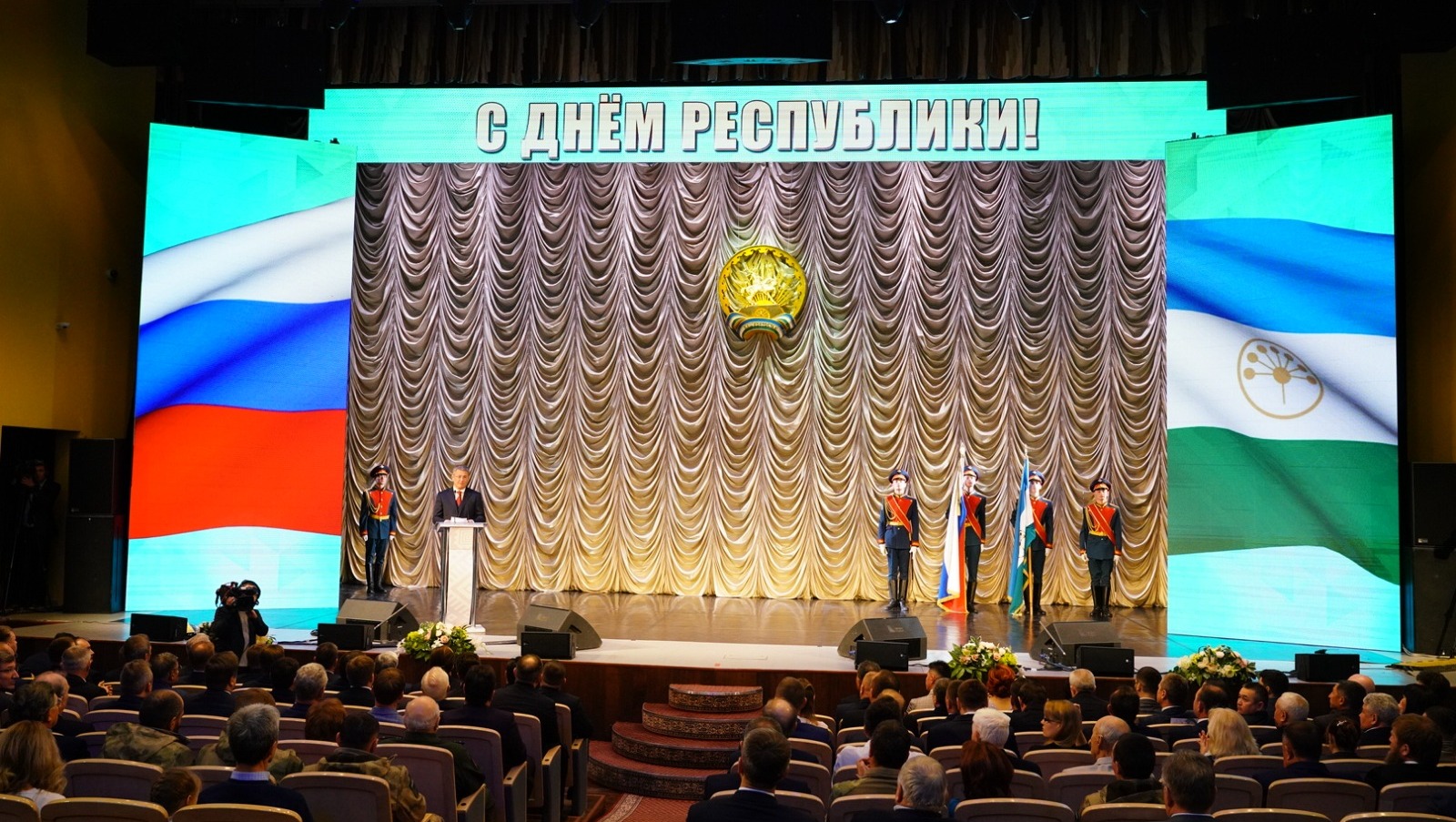 Олег Яровиков