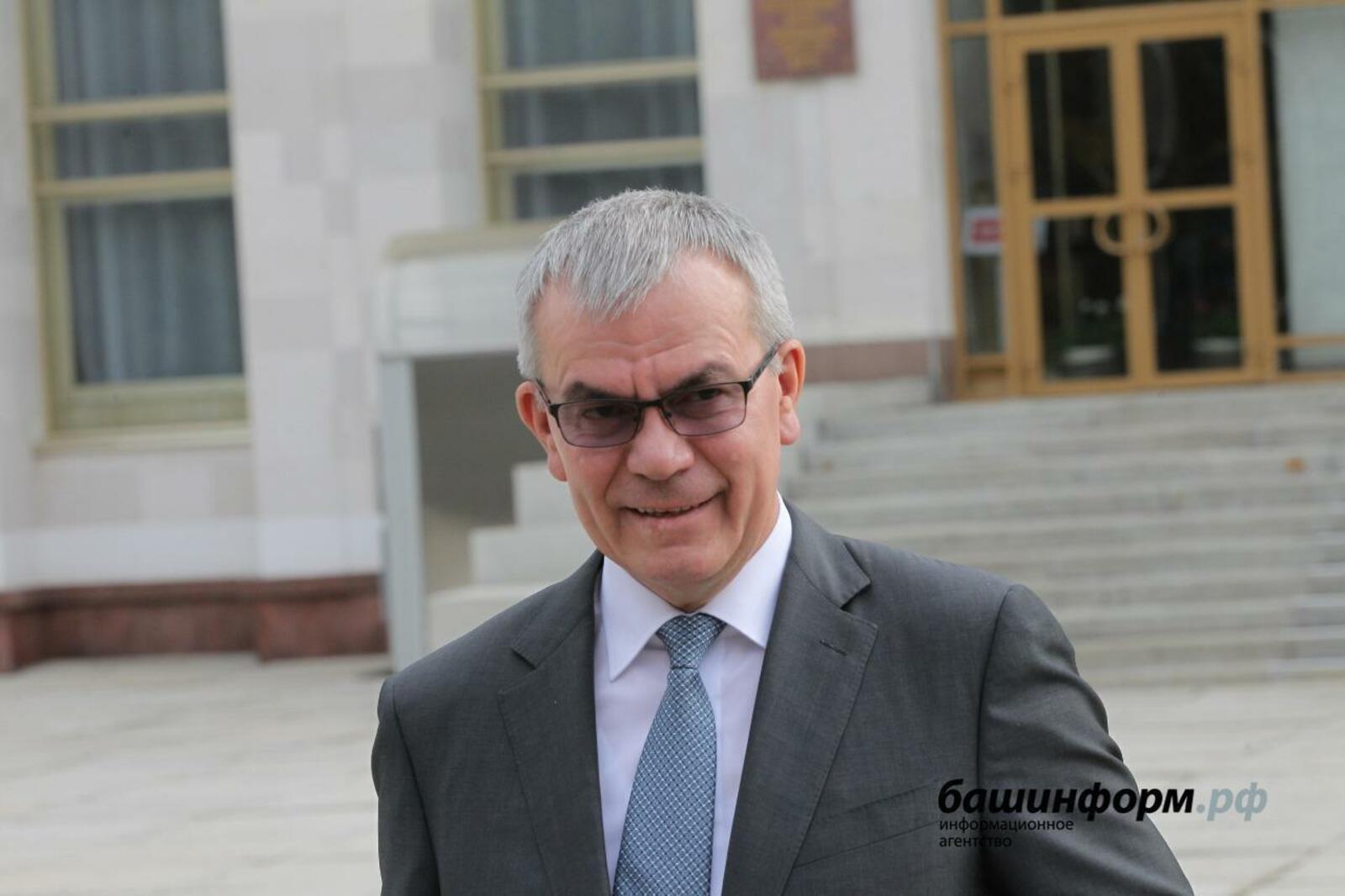 Олег Яровиков