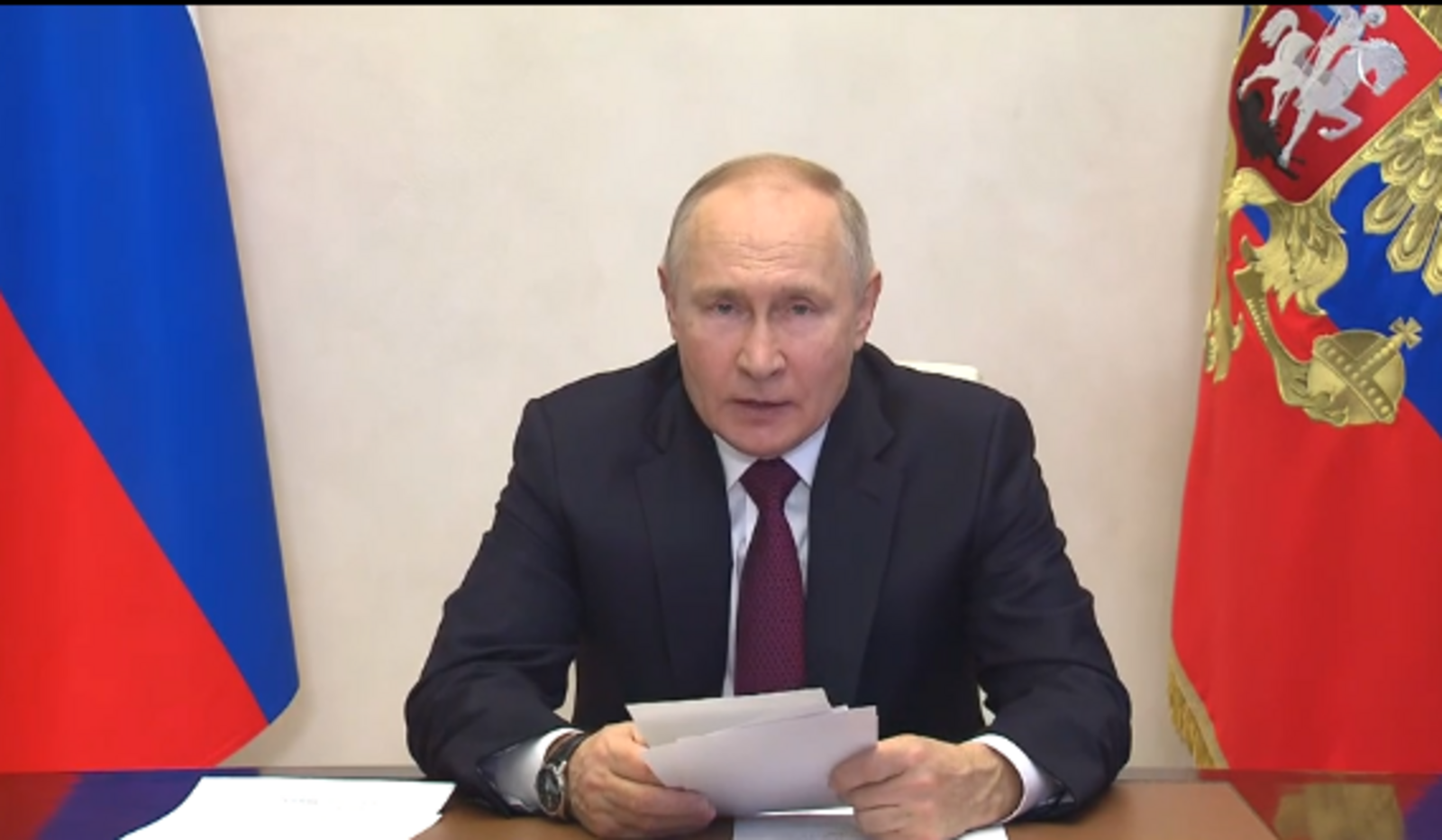 Путин участвовал во вводе в строй ледоколов «Урал» и «Якутия»