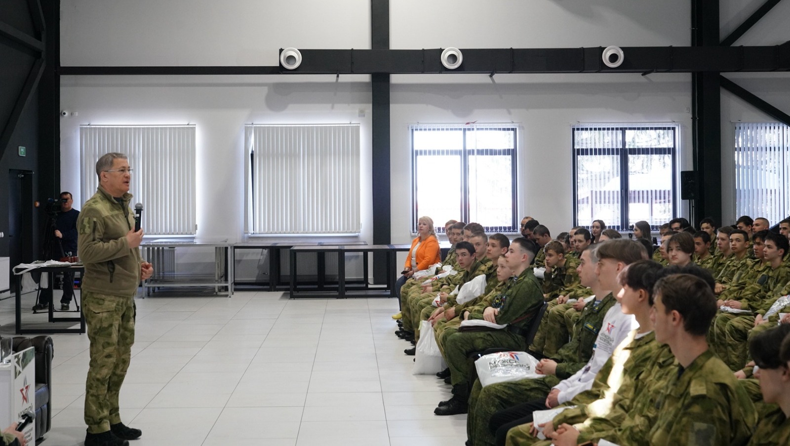 Олег Яровиков