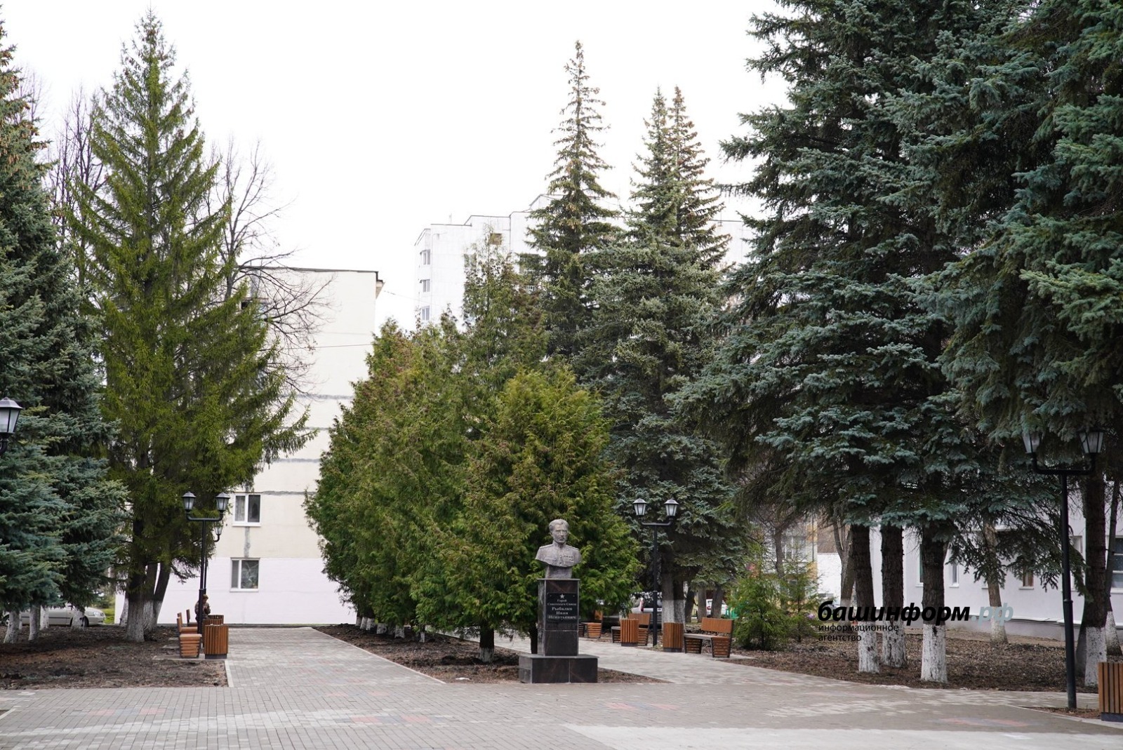 Олег  Яровиков