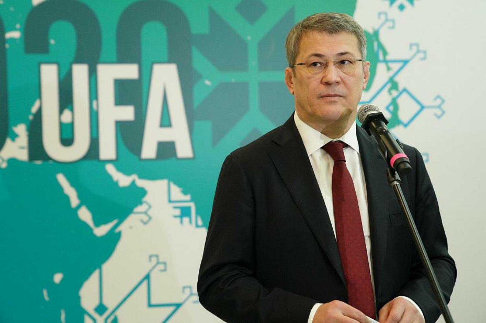 Олег Яровиков