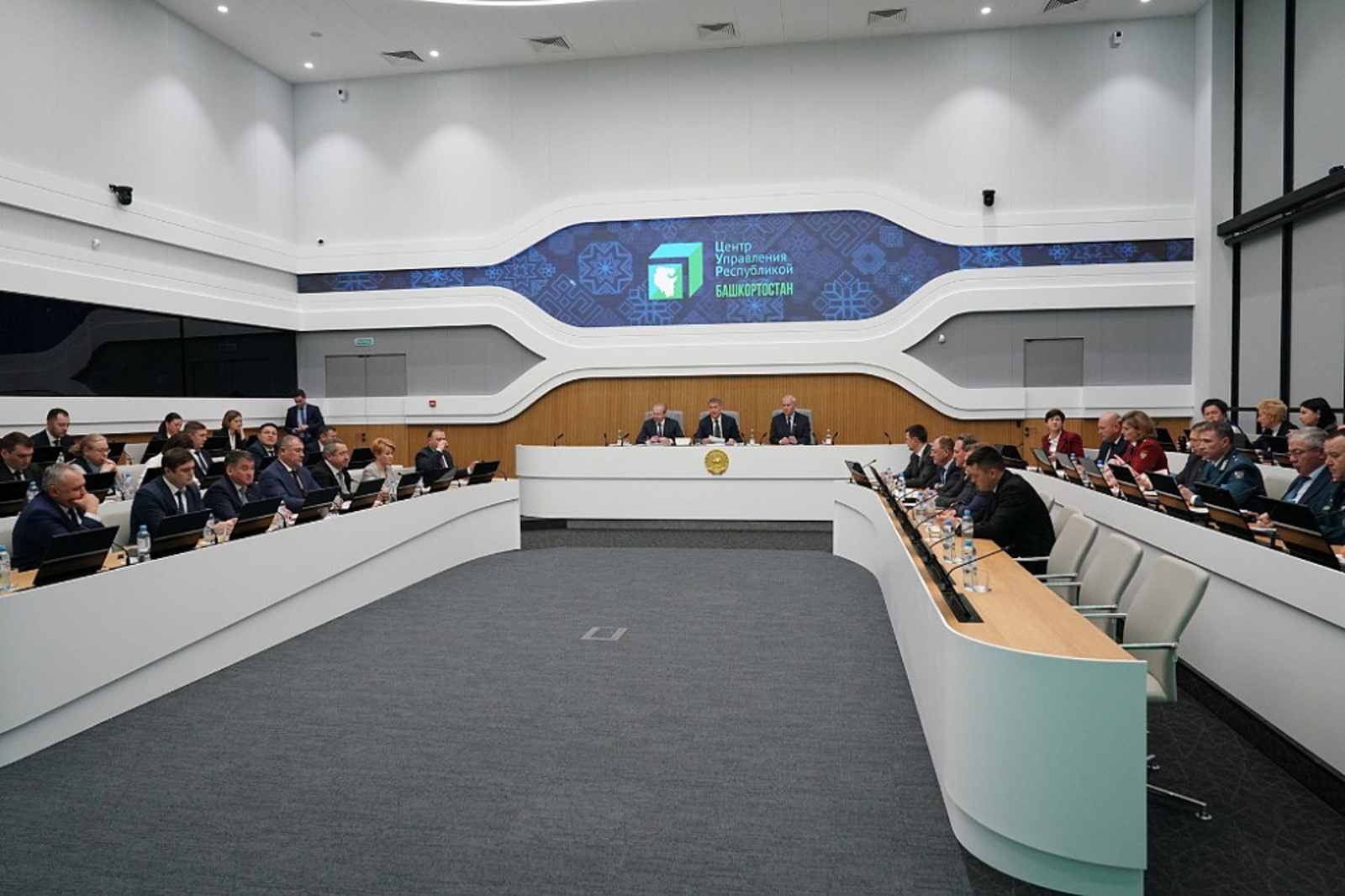 Радий Хабиров подписал распоряжение о создании координационного центра для отправки гумконвоев в зону СВО