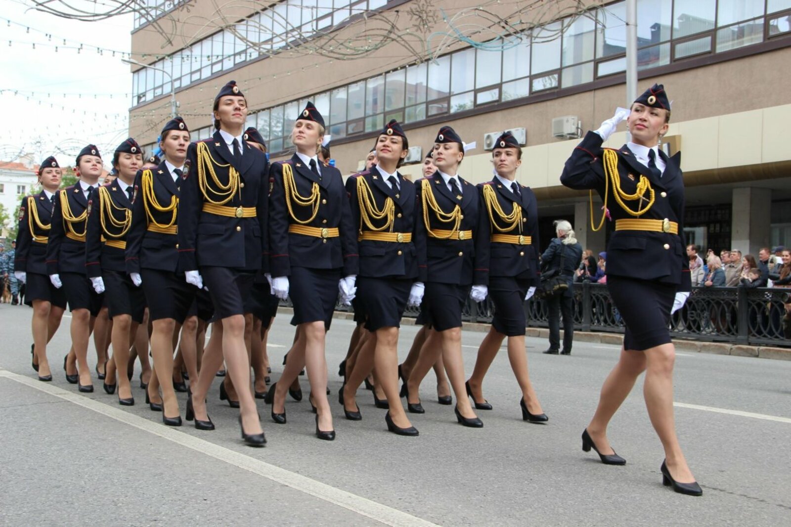 автор