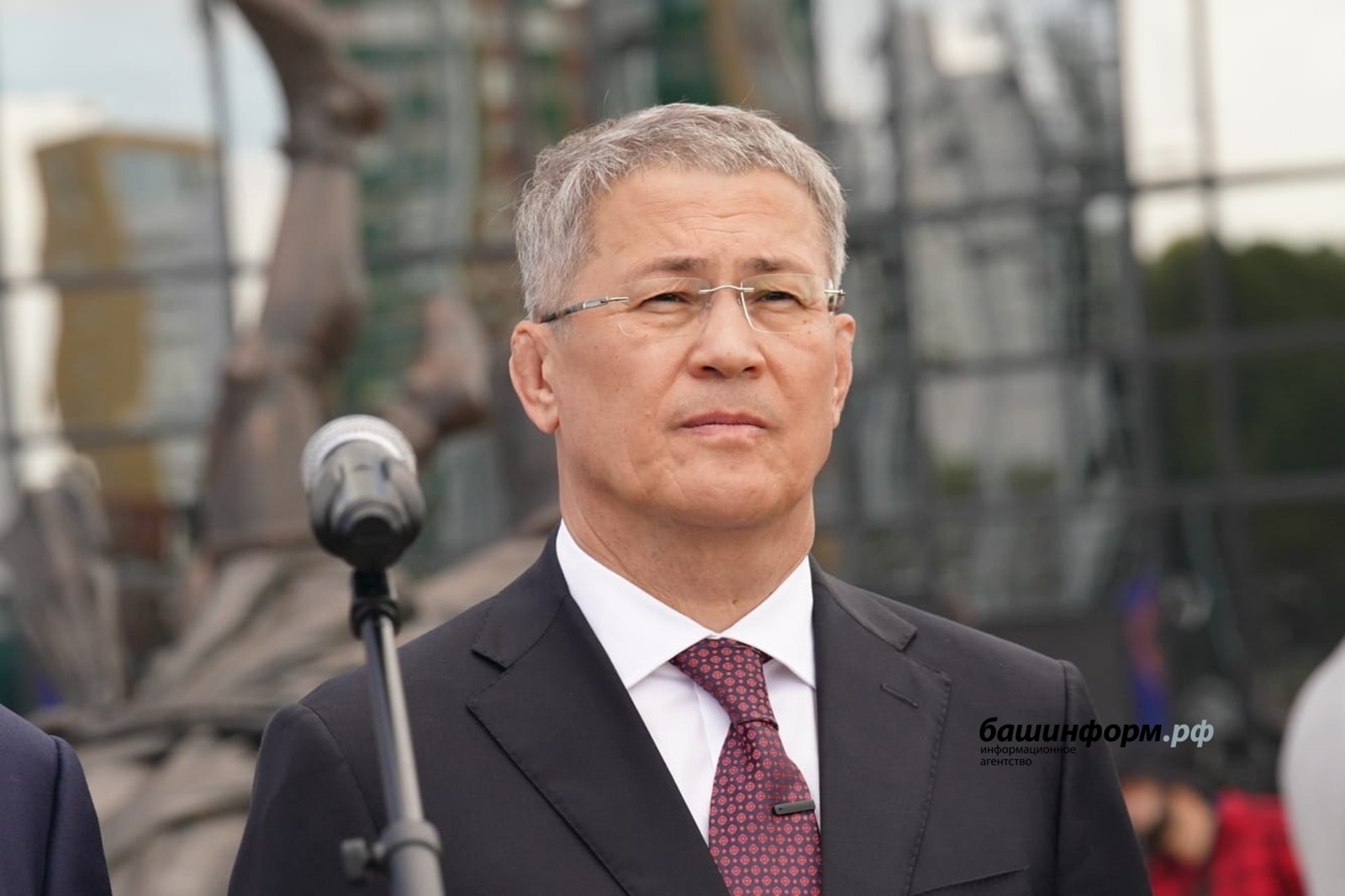 Олег Яровиков