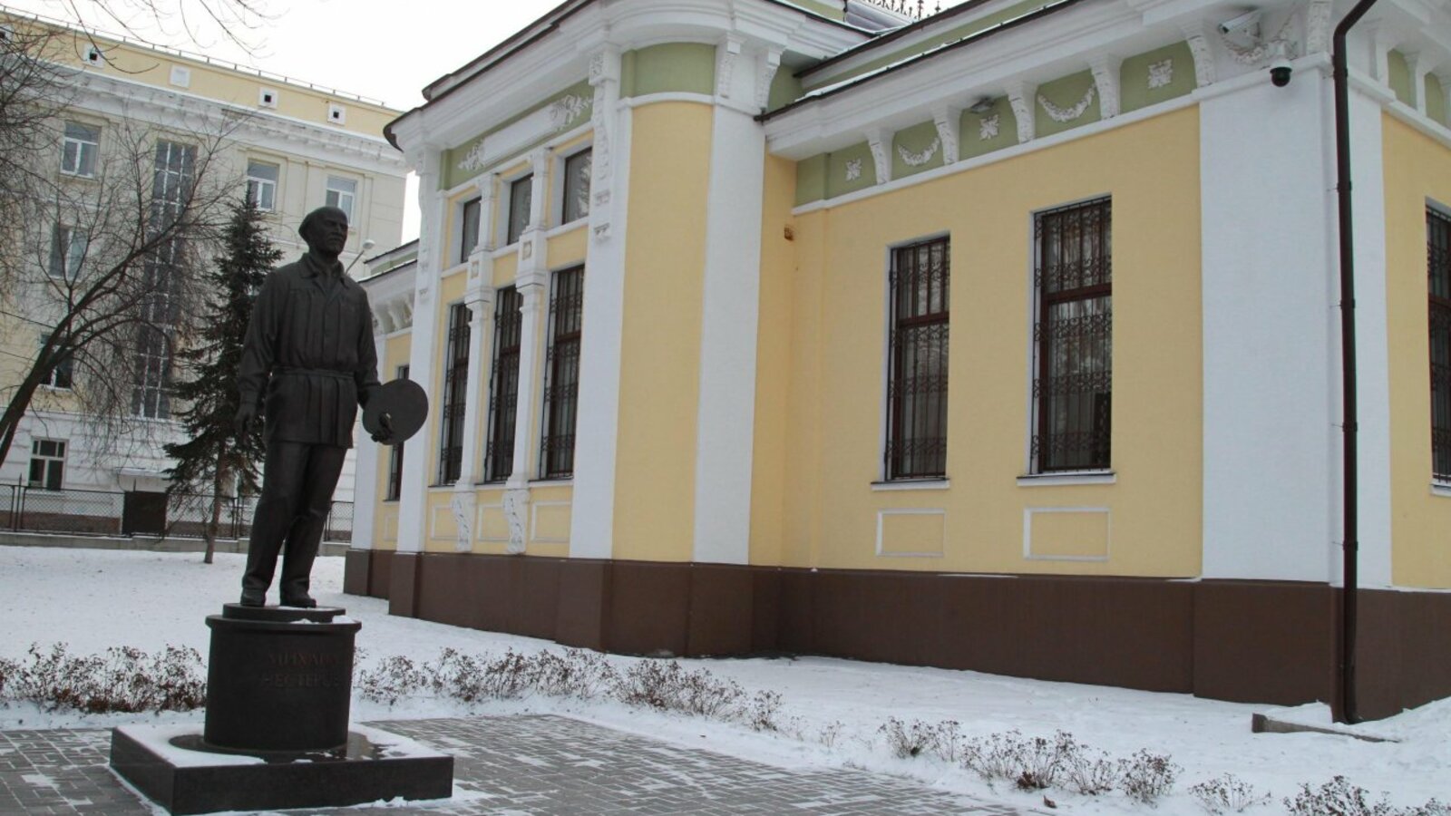 Олег Яровиков