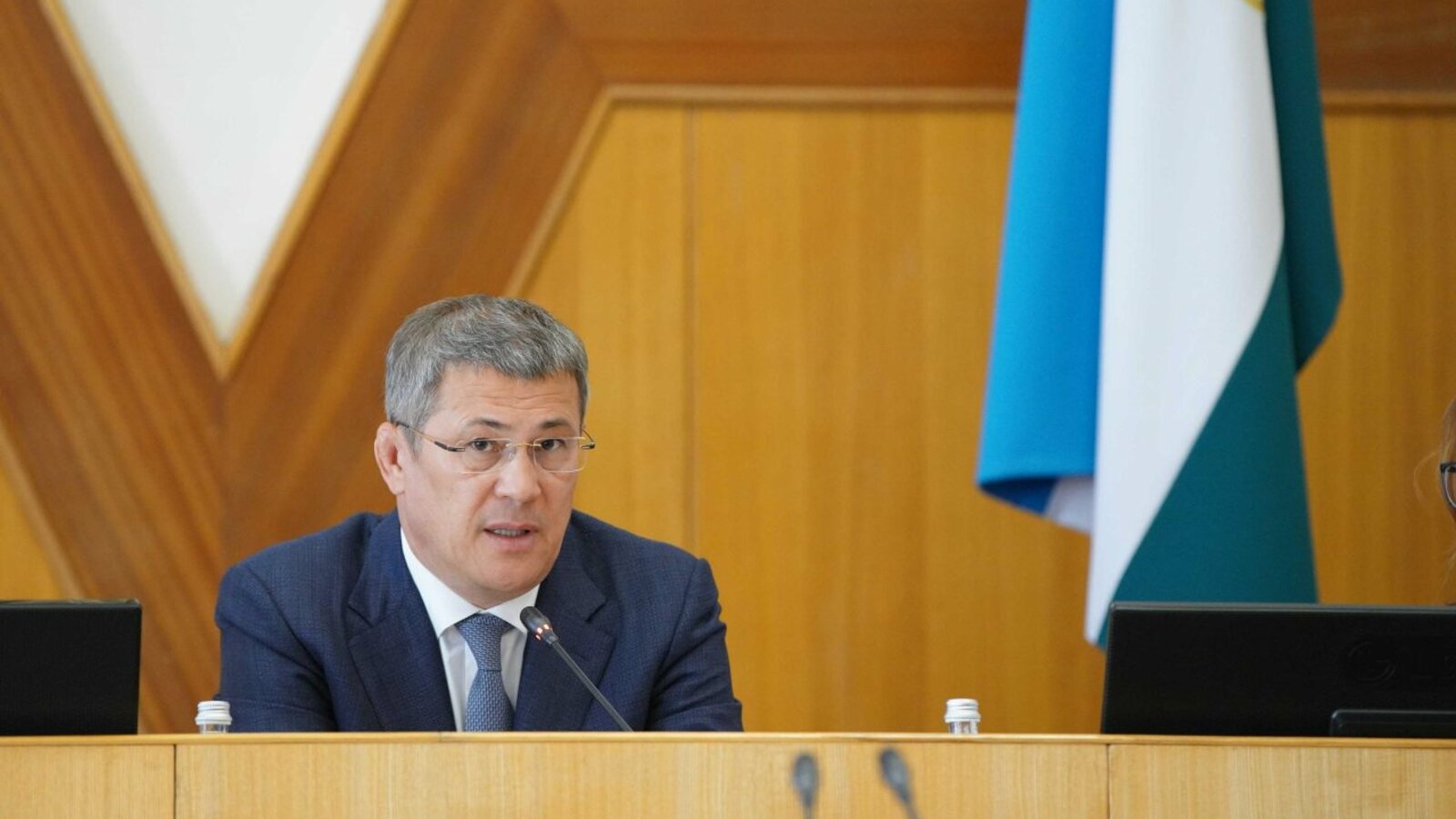 Олег Яровиков