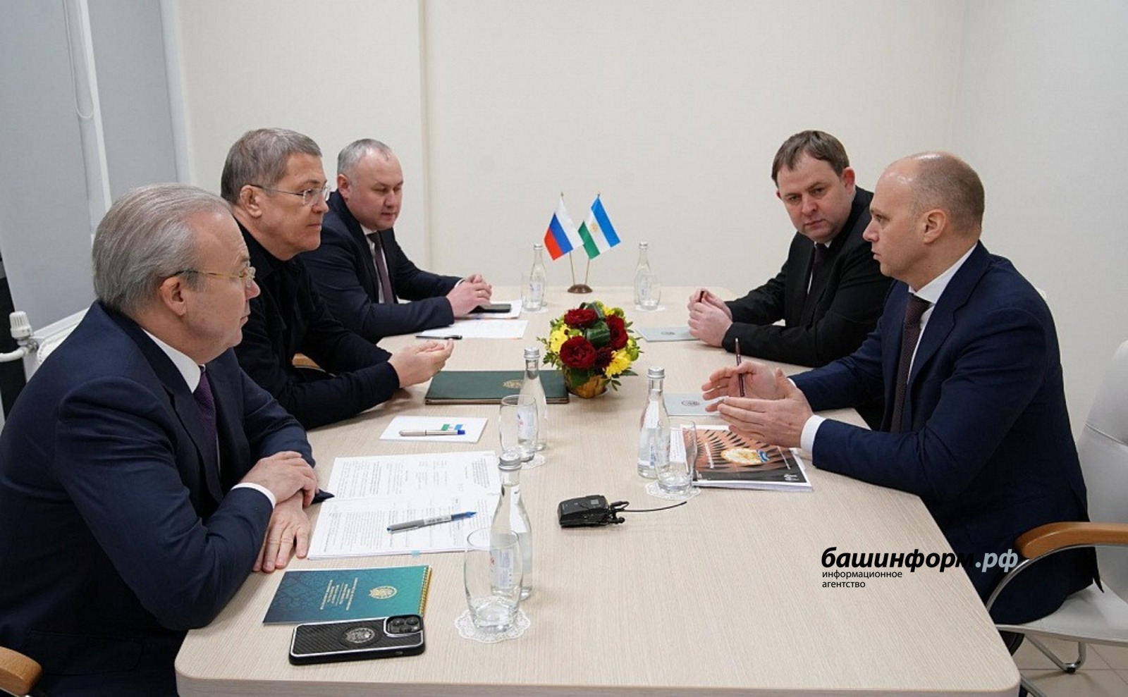 Олег  Яровиков