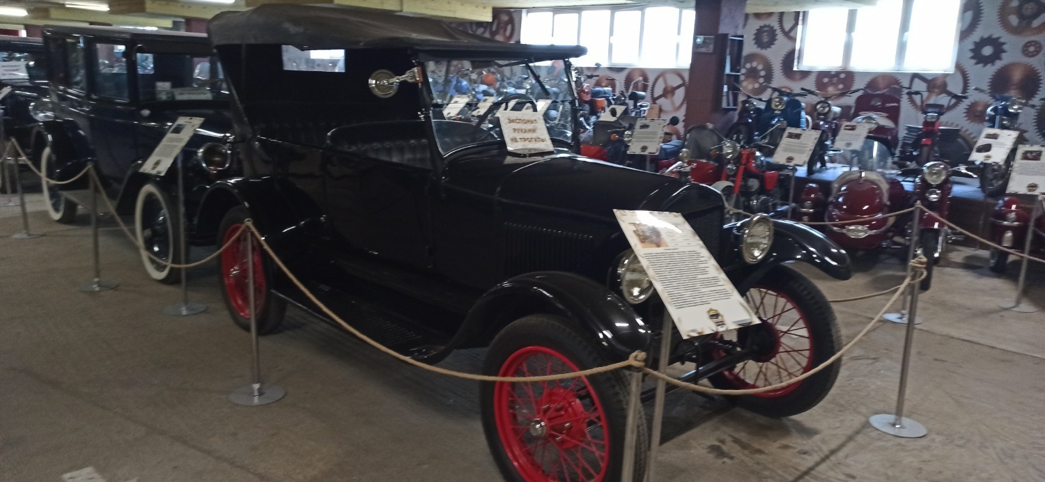 Музей "Ретро - Гараж" в Уфе представит уникальную коллекцию автомобилей на конгрессе "Транспорт и строительство"