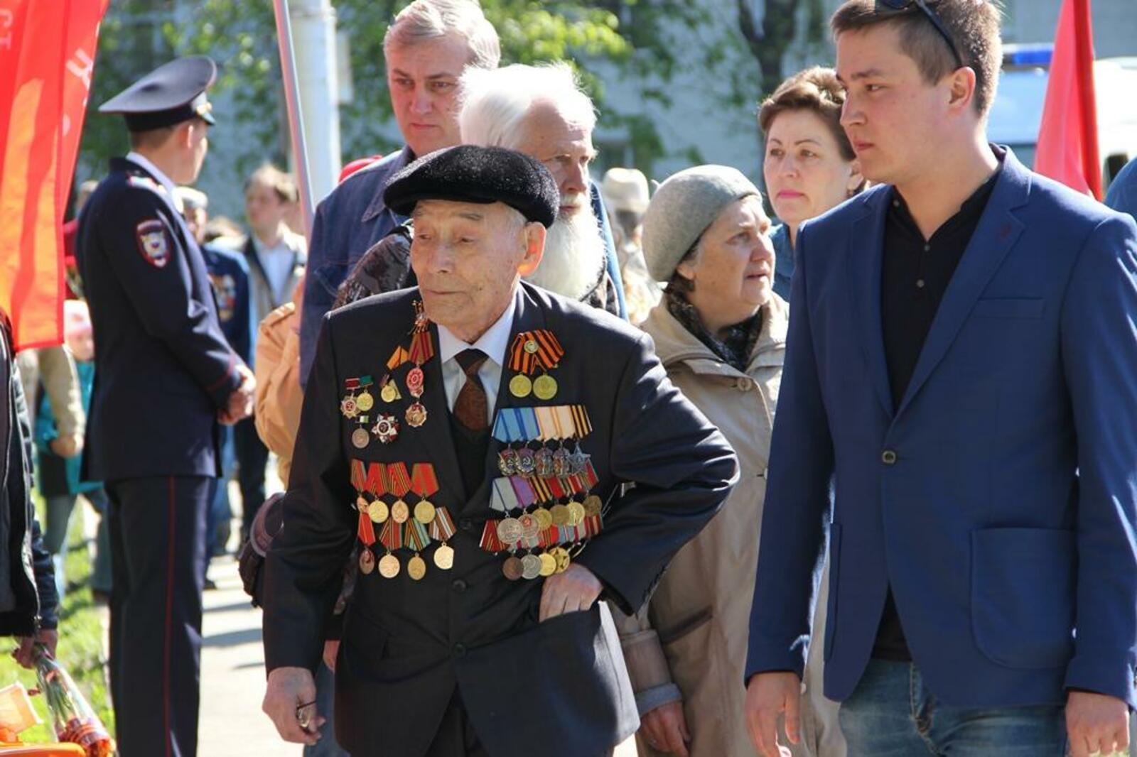 автор