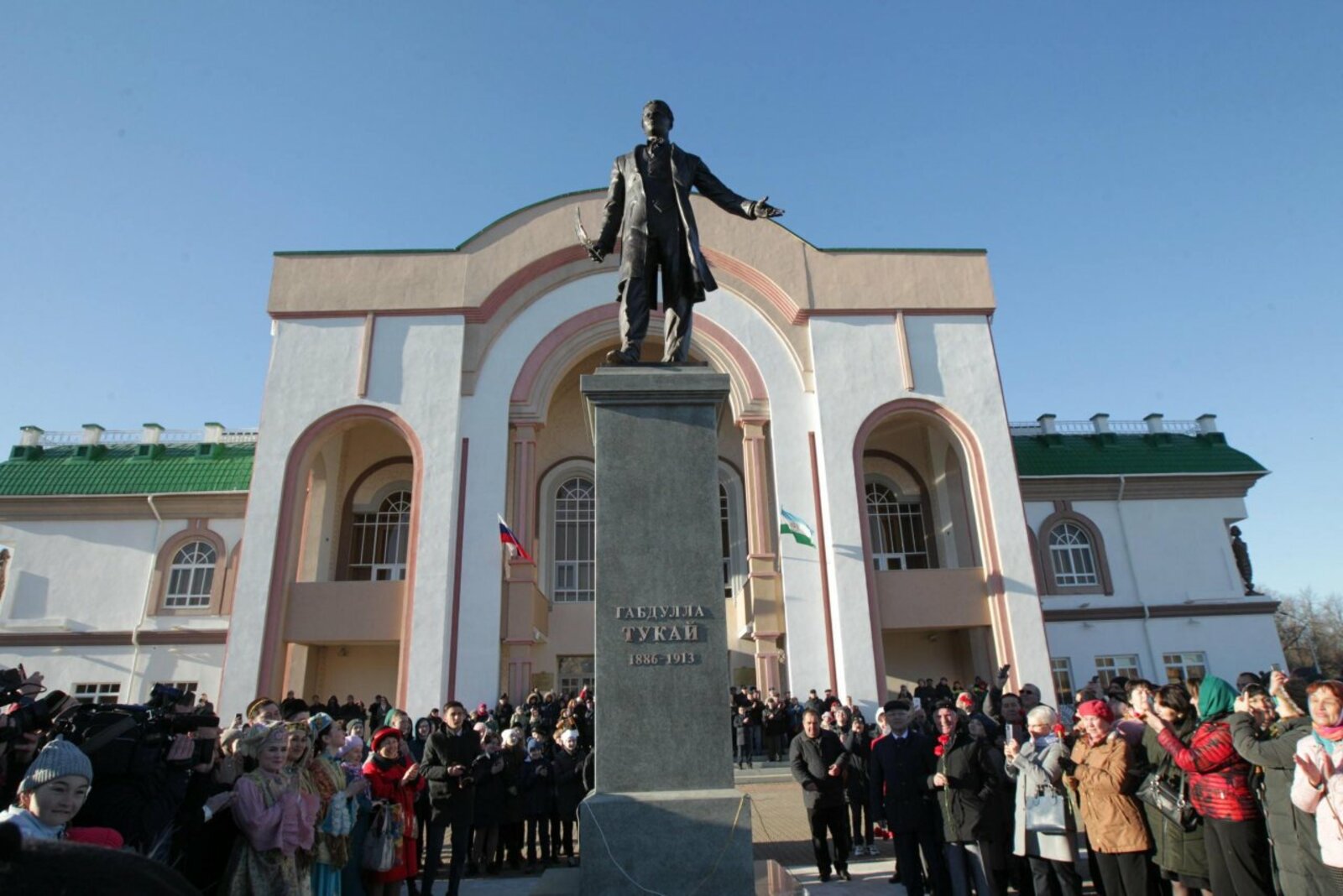 Олег Яровиков
