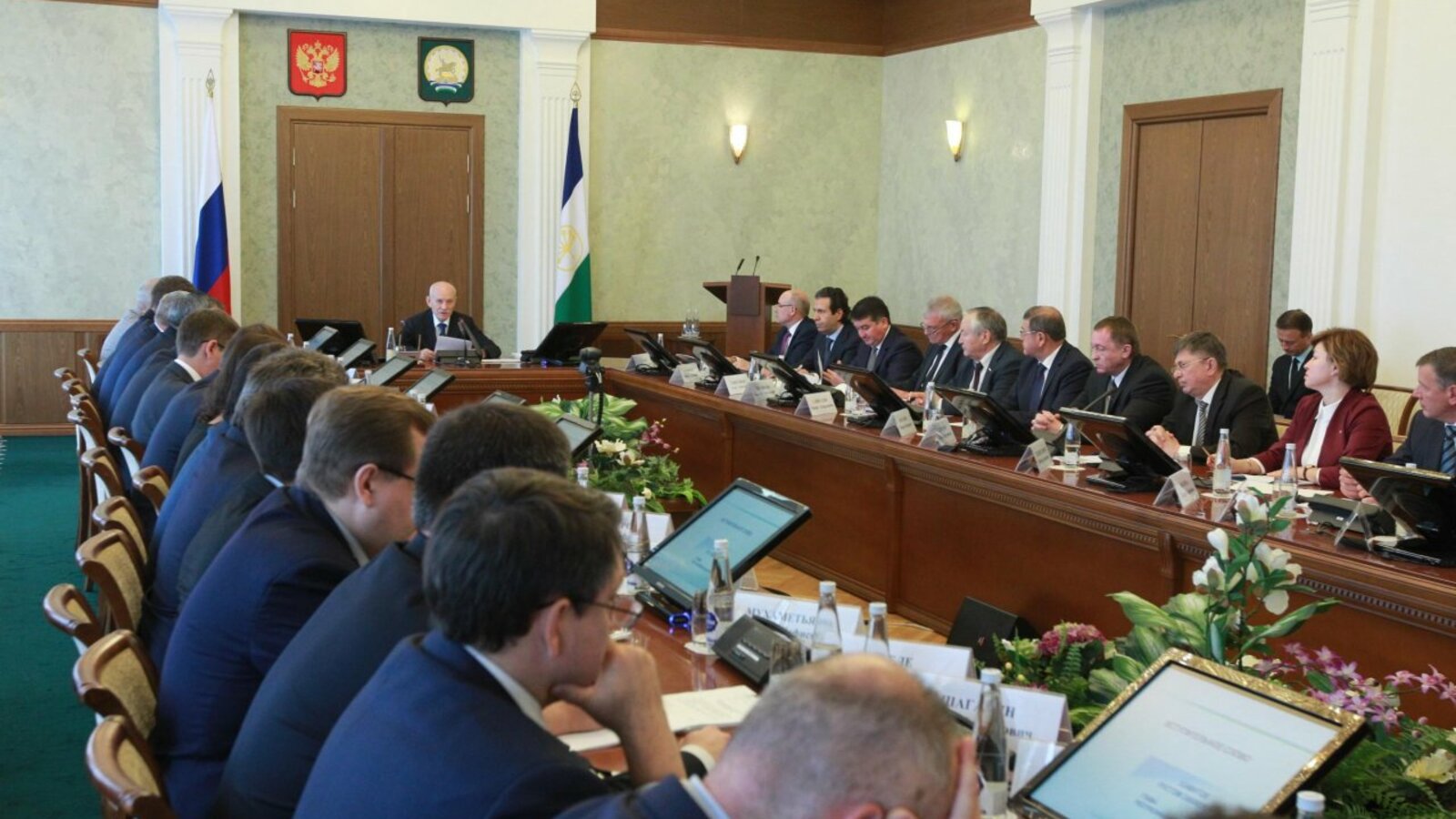 Олег Яровиков