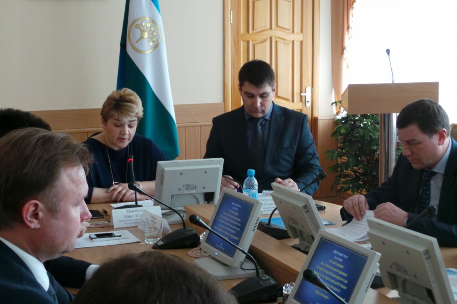 автора
