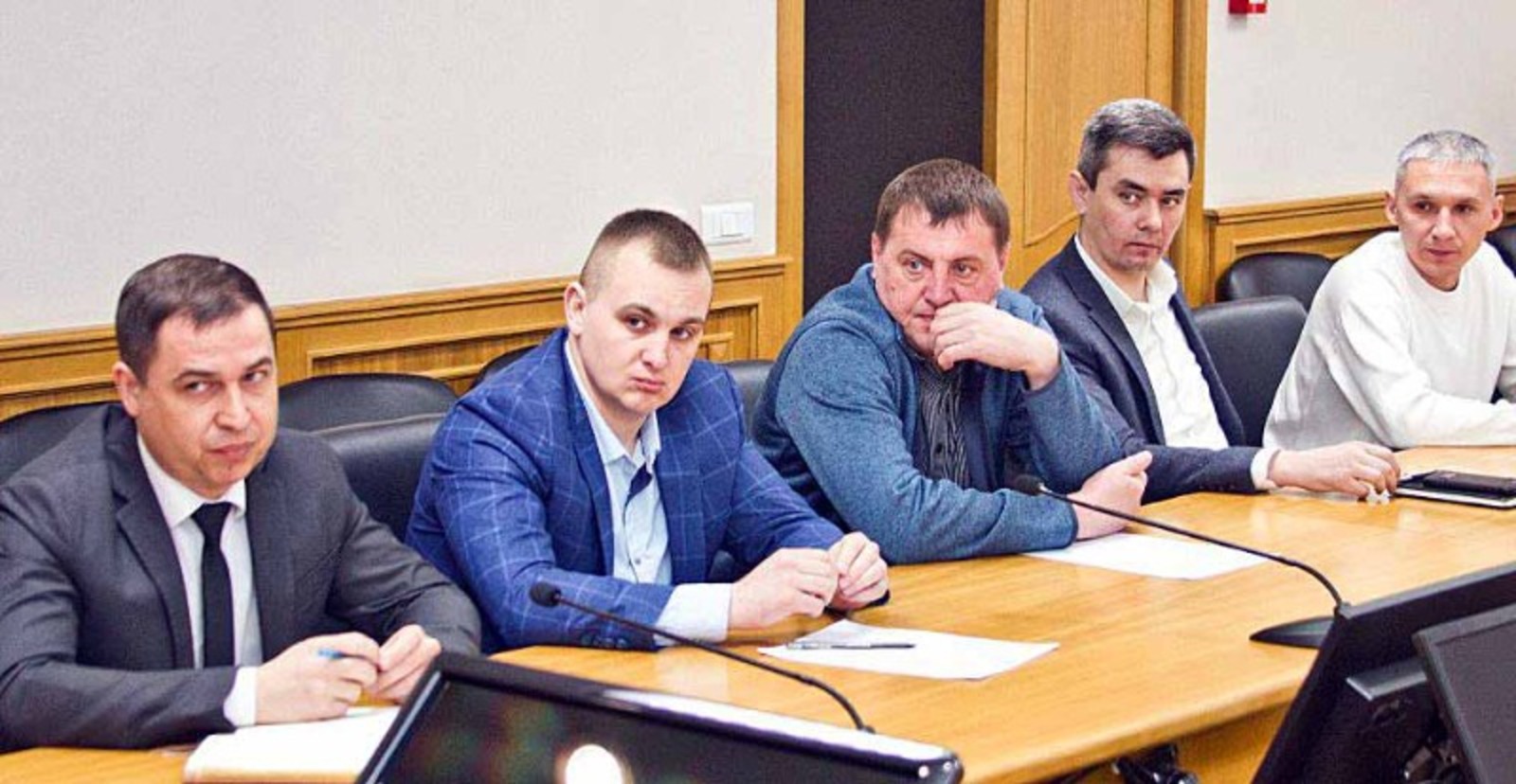 Сергей КРАМСКОВ  Вопросы городского транспорта обсудили на круглом столе.