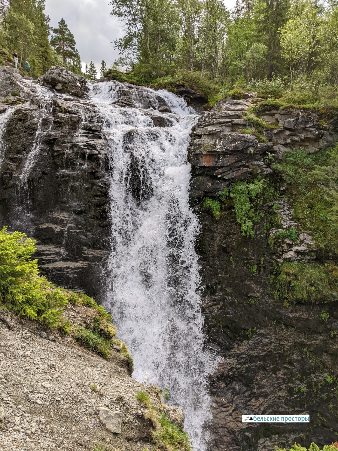Водопад "Красивый" в национальном парке "Хибины"